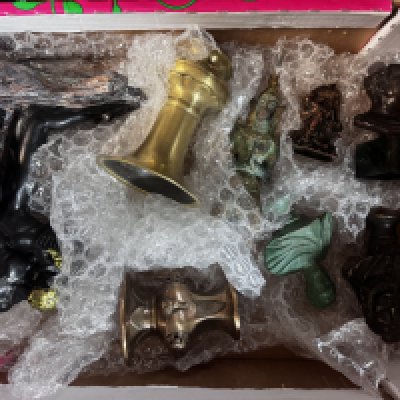 WITHDRAWN - A selection of bronze and cold cast bronze figures.