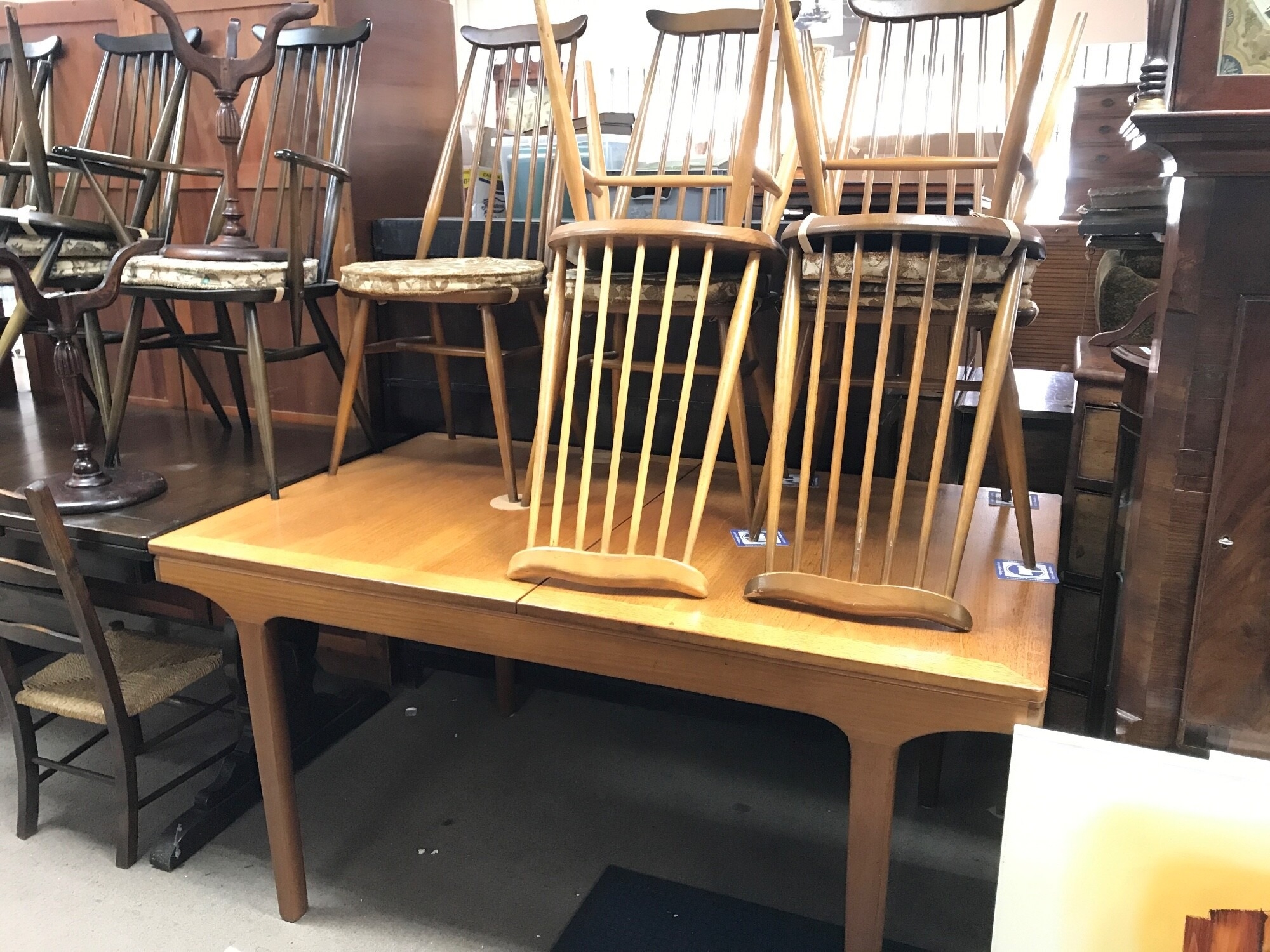 Nathan table and chairs. 152cm wide , 92cm long, 75cm tall TO BE SOLD WITHOUT RESERVE