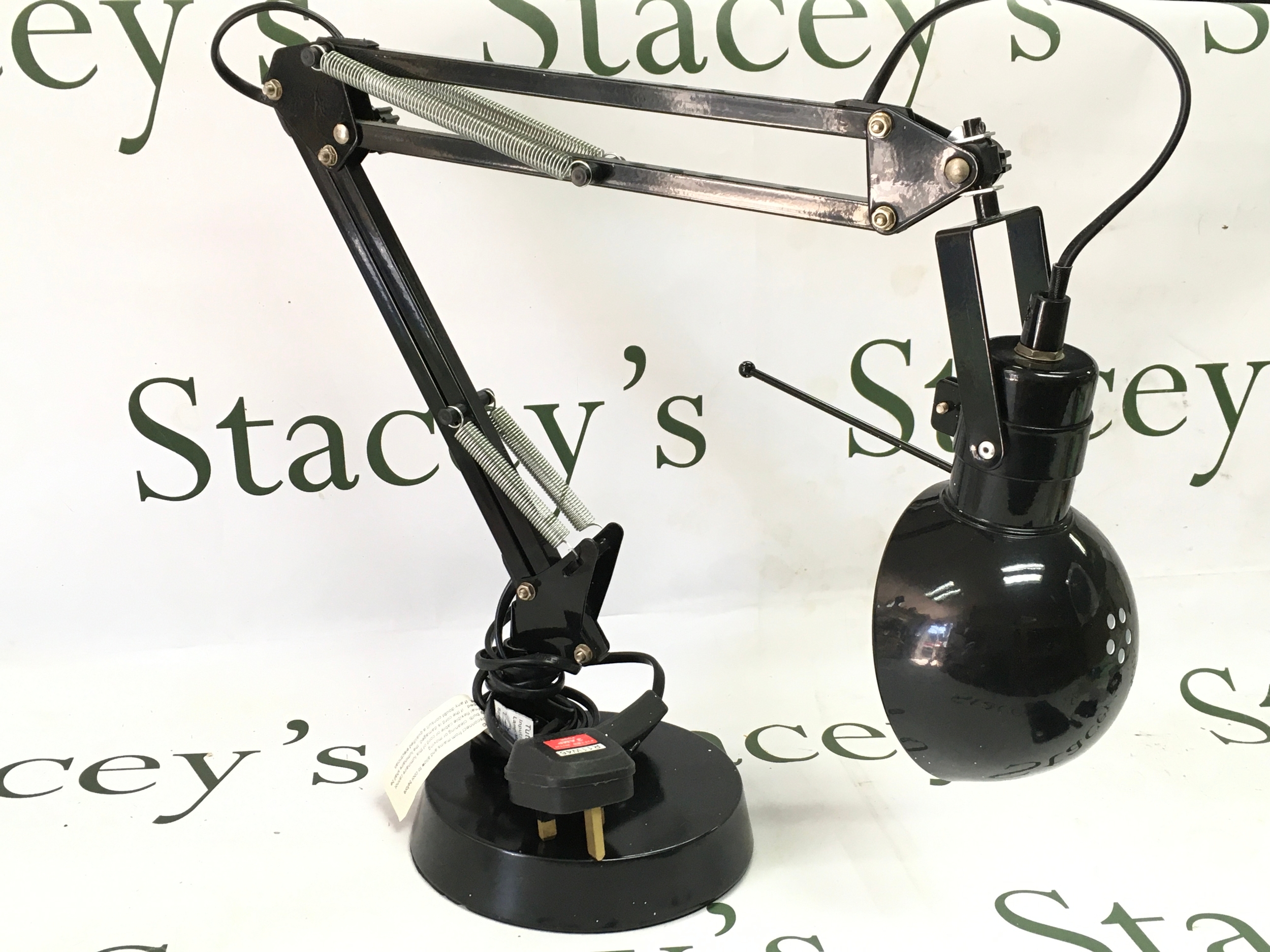 A black lamp. No reserve 