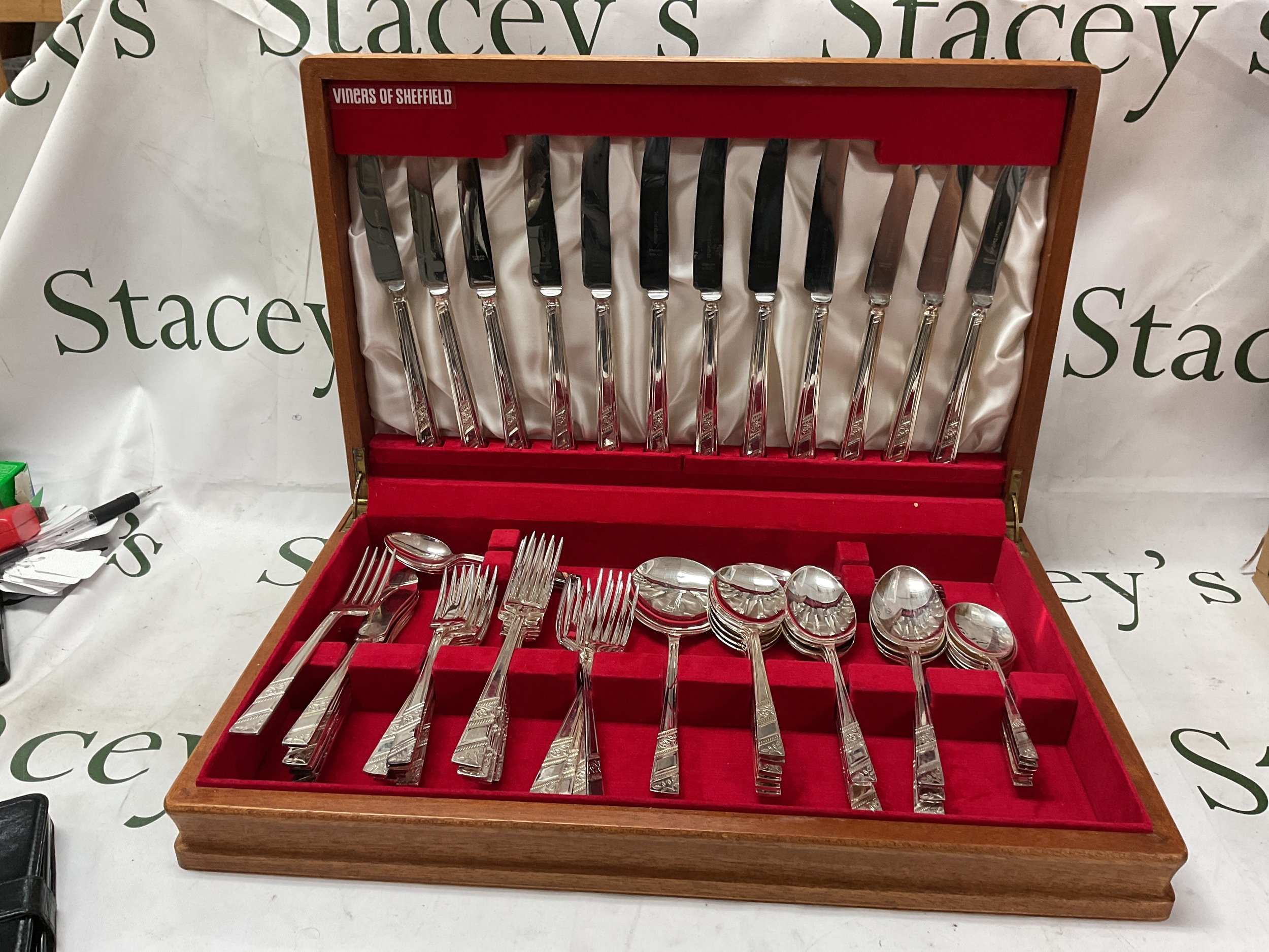 Viners Sheffield clean canteen of cutlery in Silver Rose pattern.