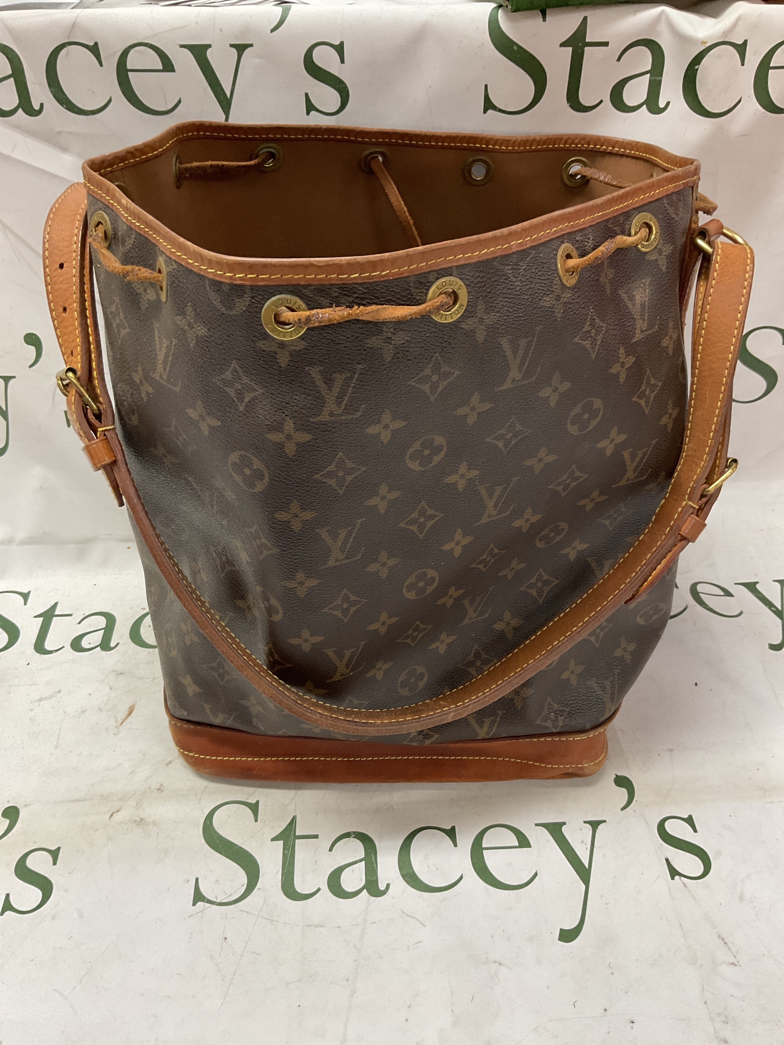 Louis Vuitton Noe bucket bag, 2008 tag Ar 3008.