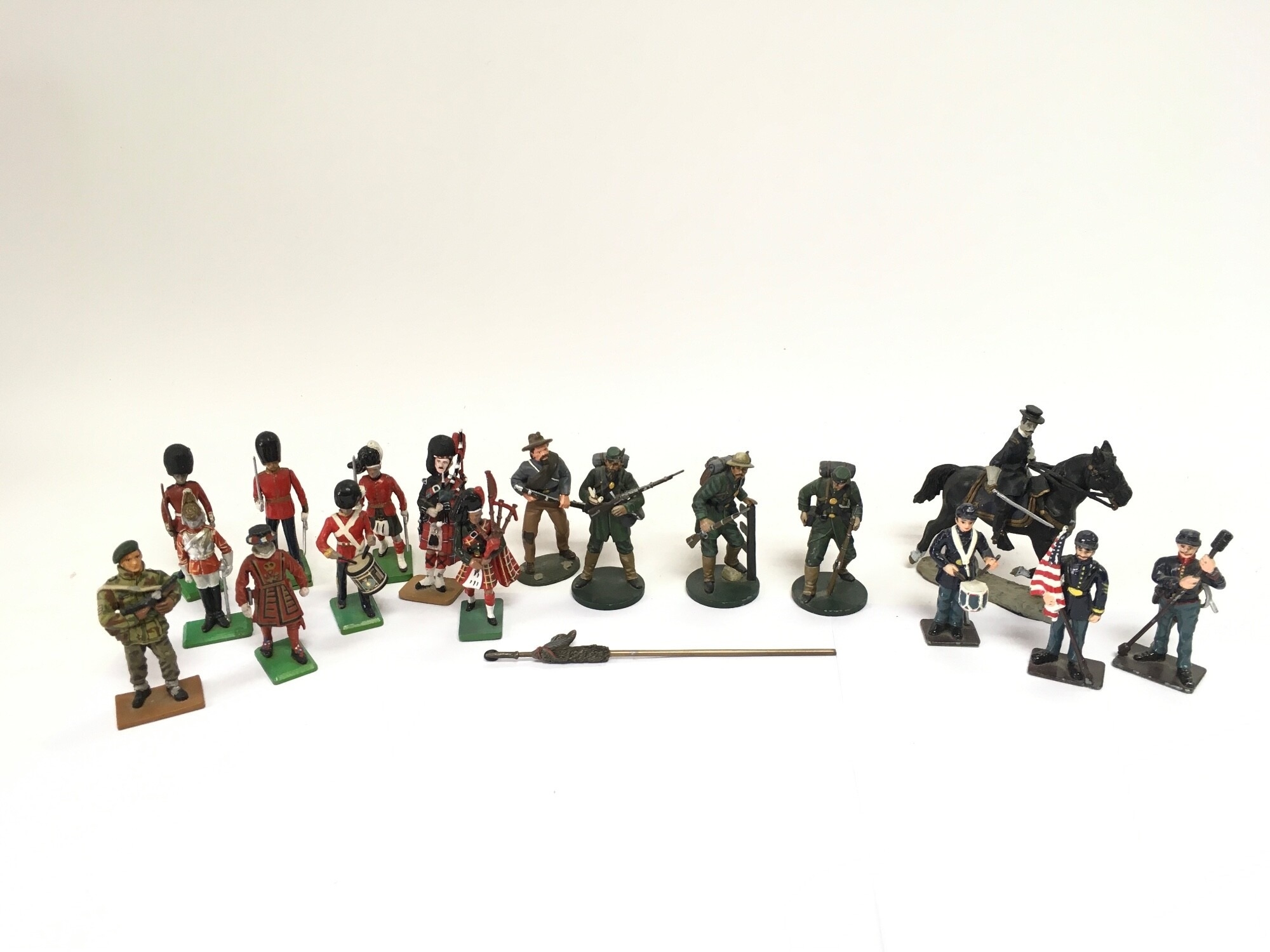 A collection of Delprado and Britains soldier figures. NO RESERVE