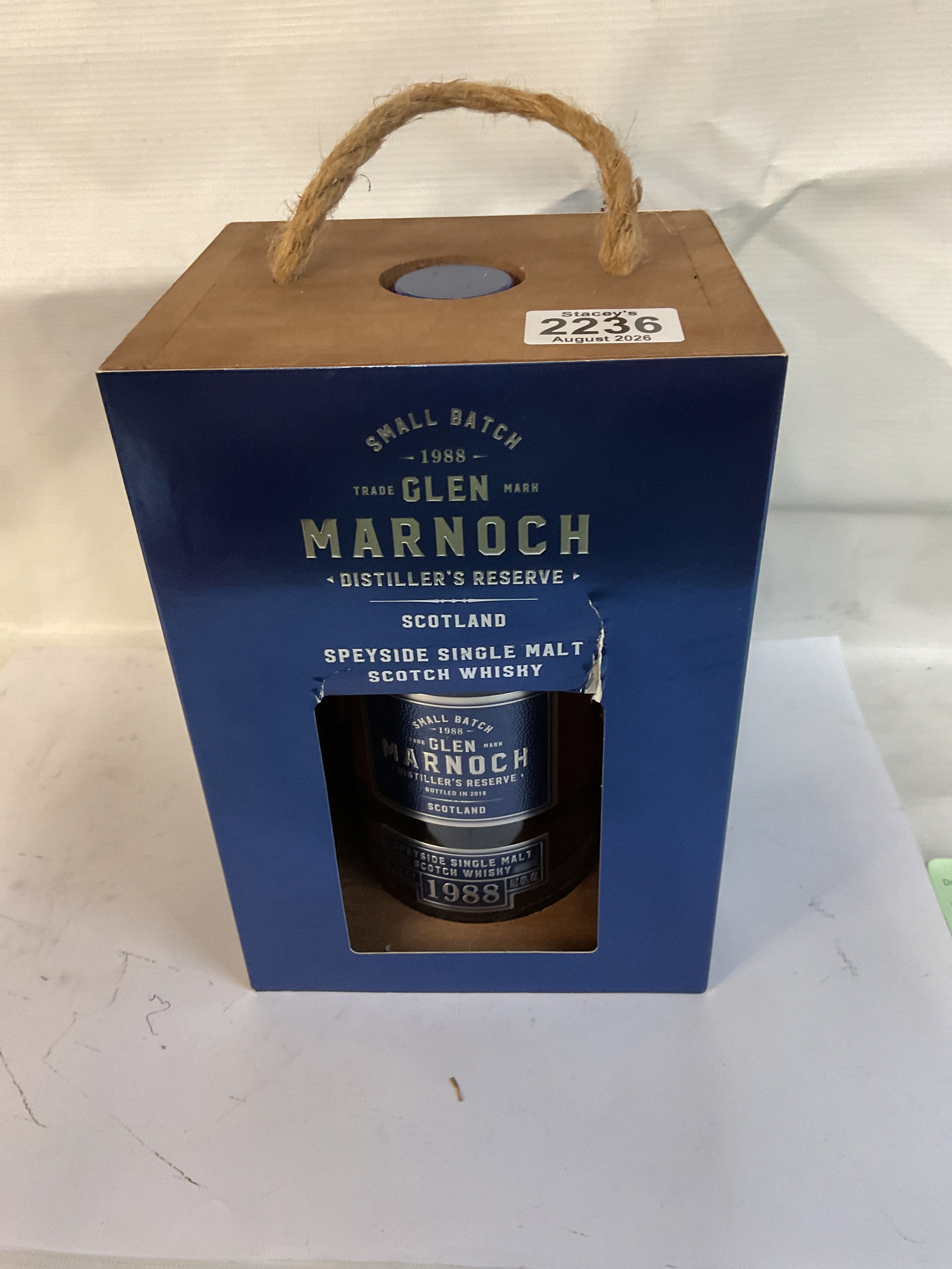 Presentation bottle of Glen Marnoch single malt whisky, 1988 70cl.