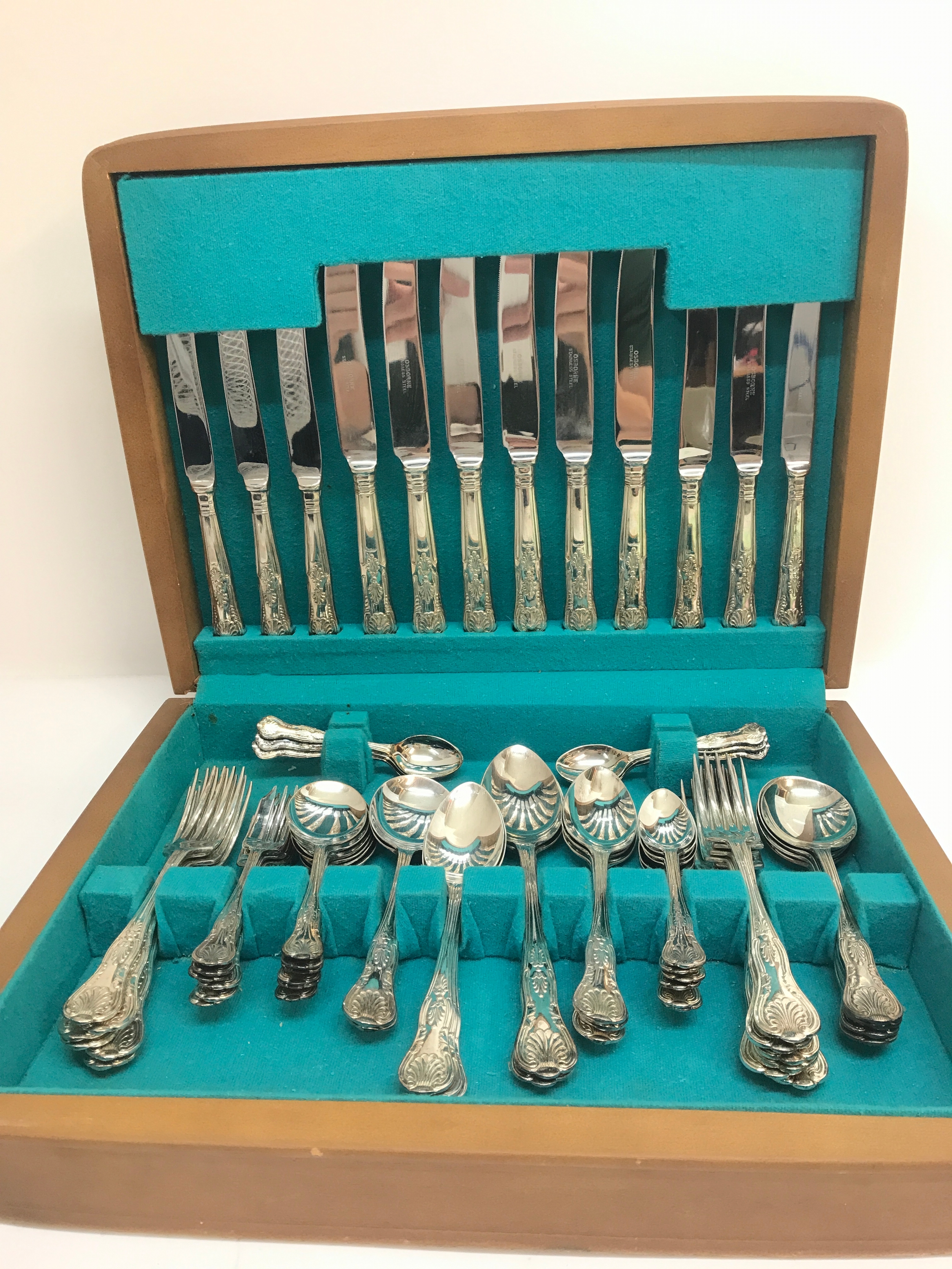 An Osborne EPNS Sheffield cased cutlery set 