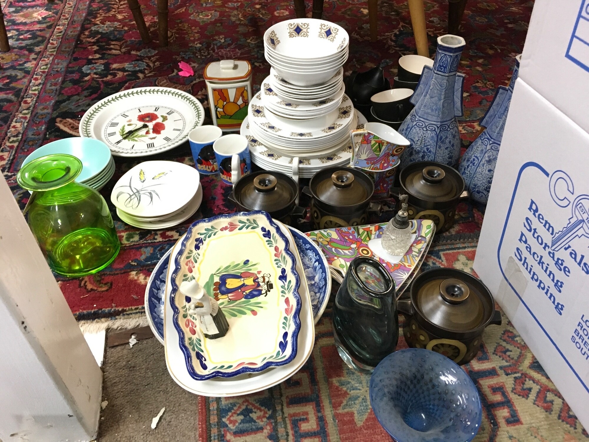 A collection of ceramics including Midwinter, NO RESERVE