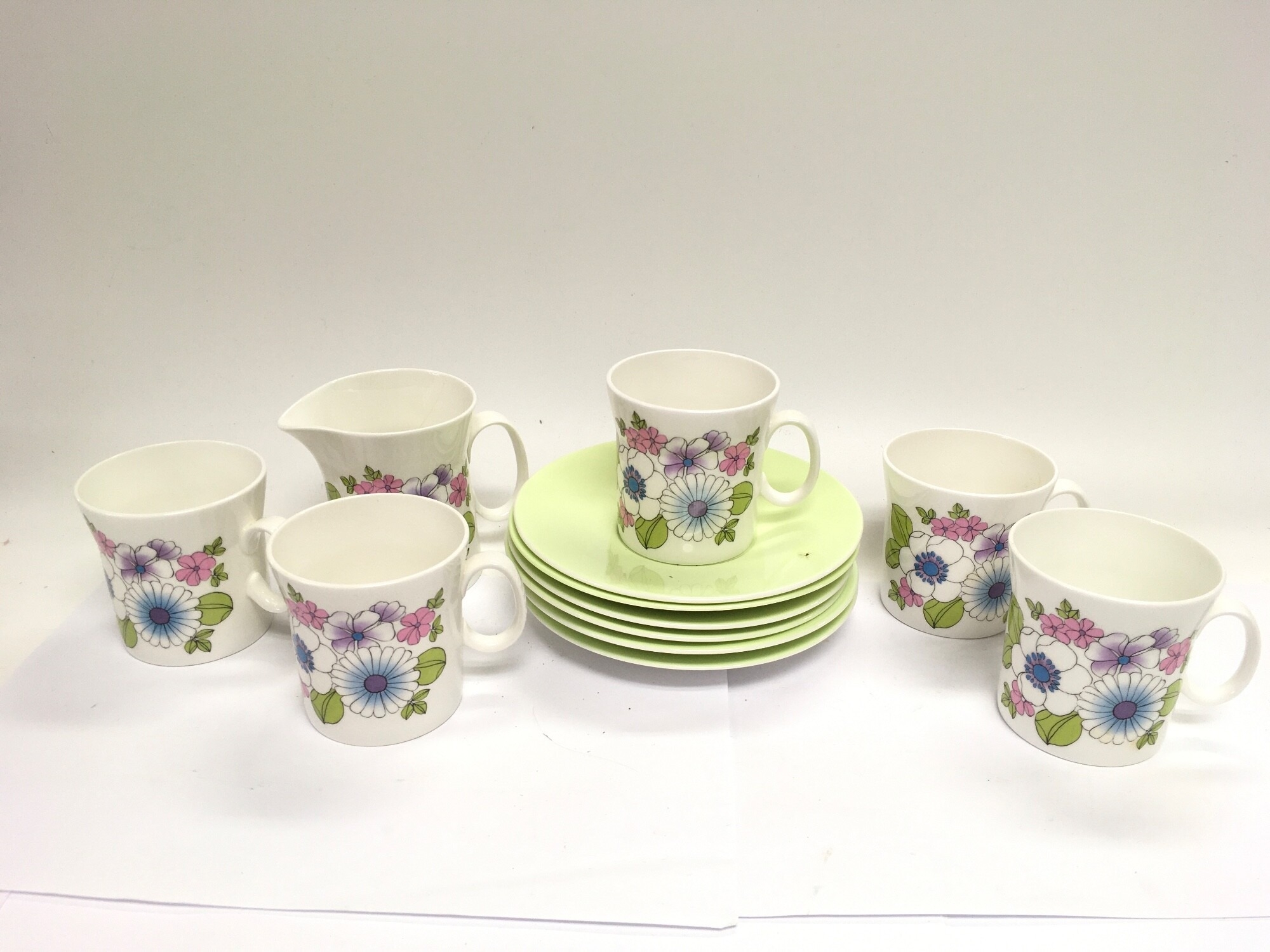 A mid 20th Century Angelique six place setting coffee set. NO RESERVE