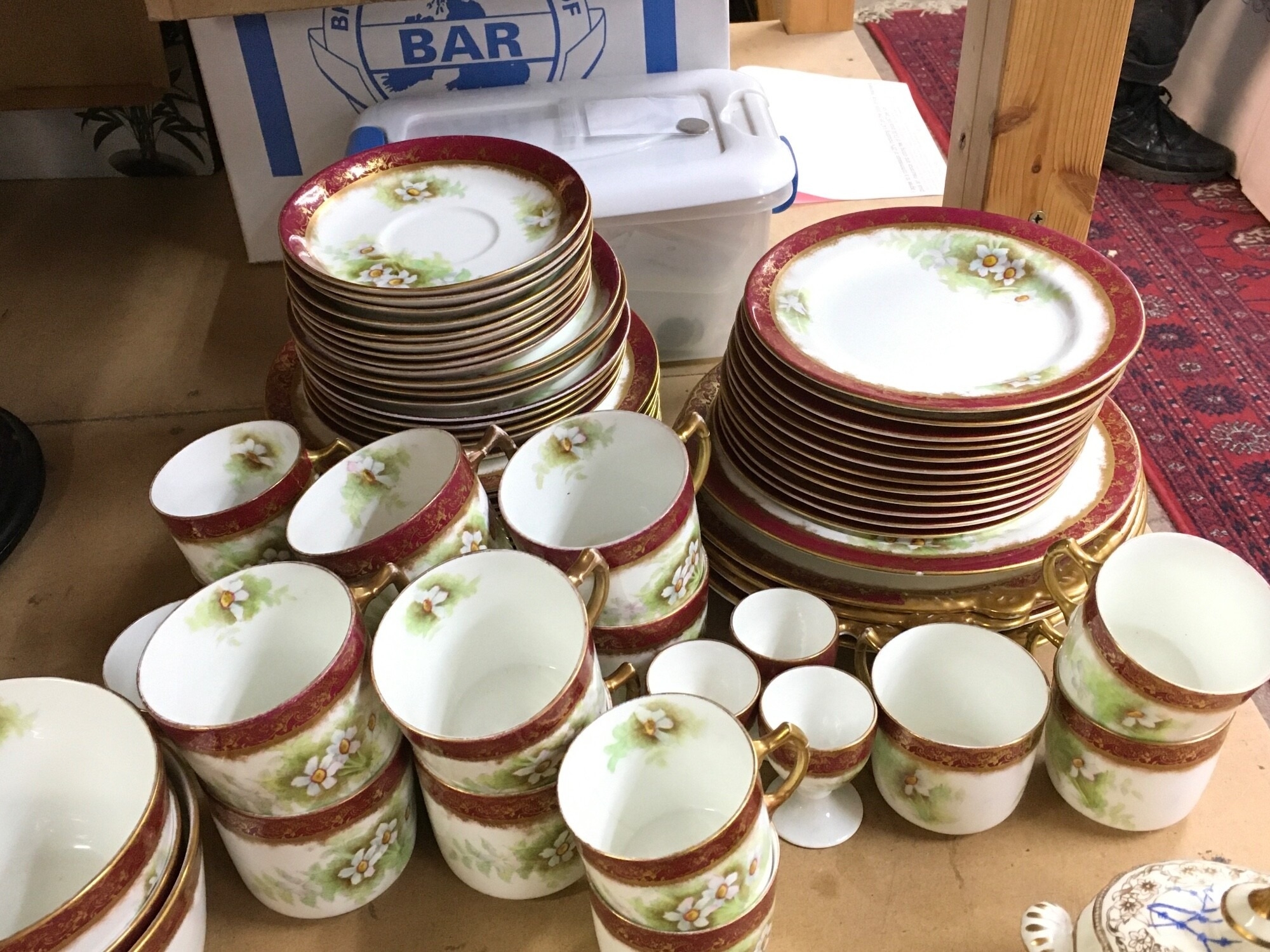 Floral tea and dinner service 51 pieces NO RESERVE