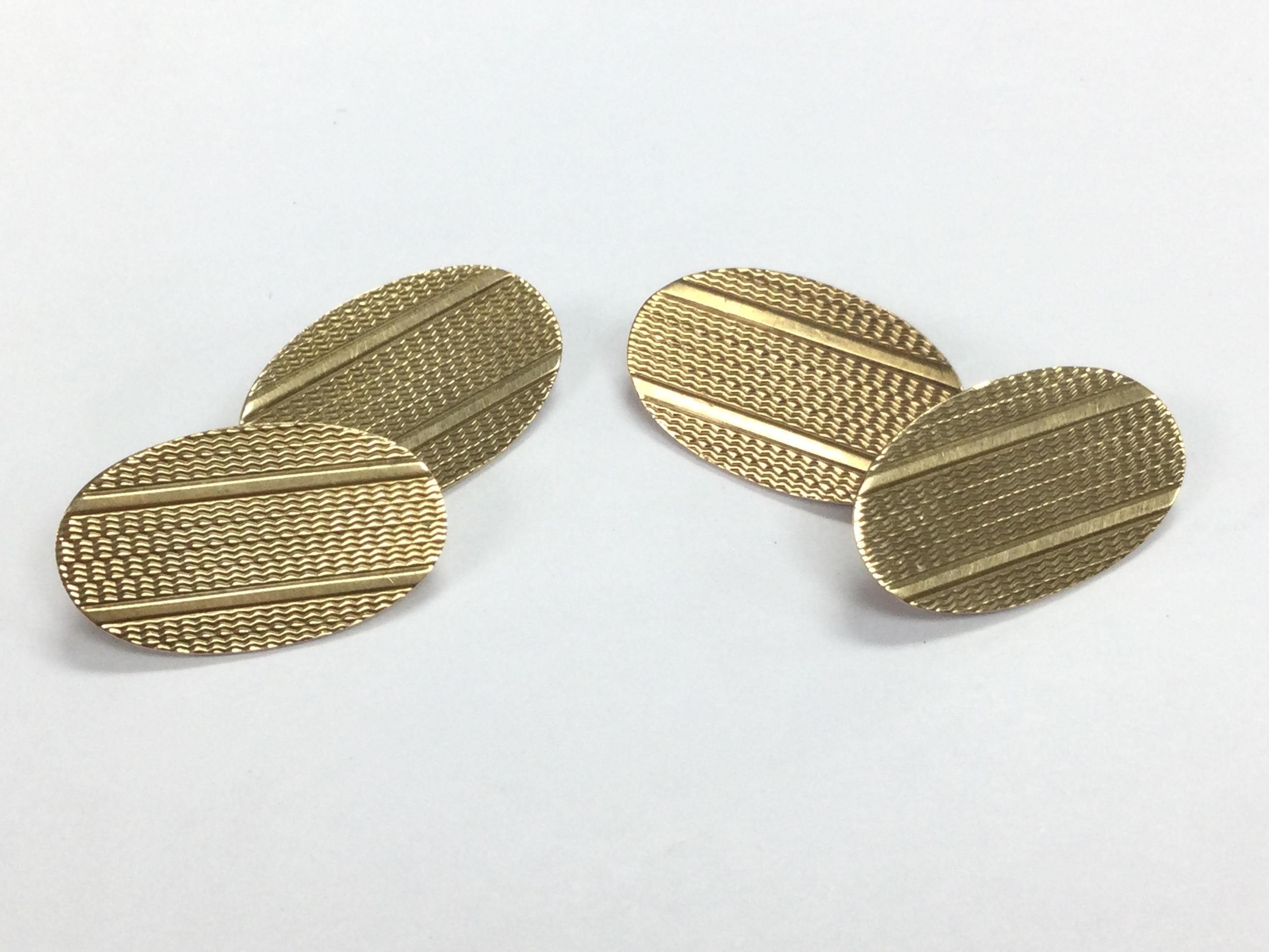 A pair of 9ct gold cufflinks, 6.2g