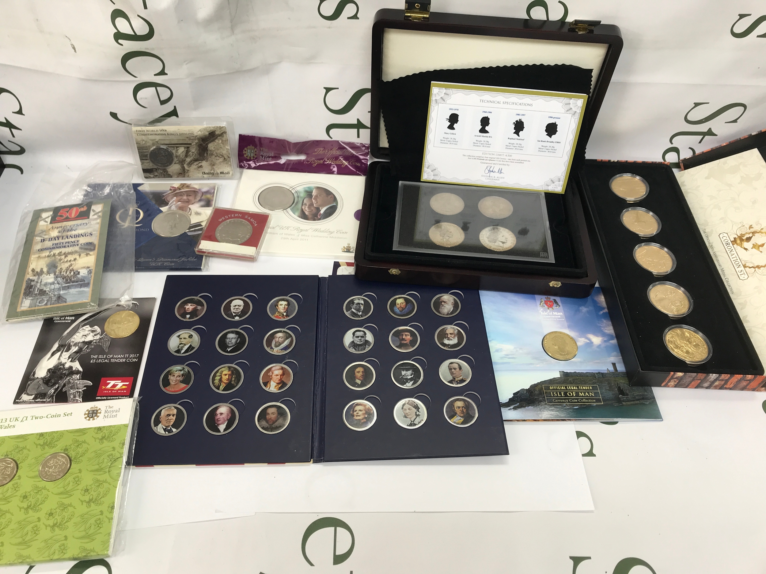 Collection of assorted coinage including gold plated coronation street set.