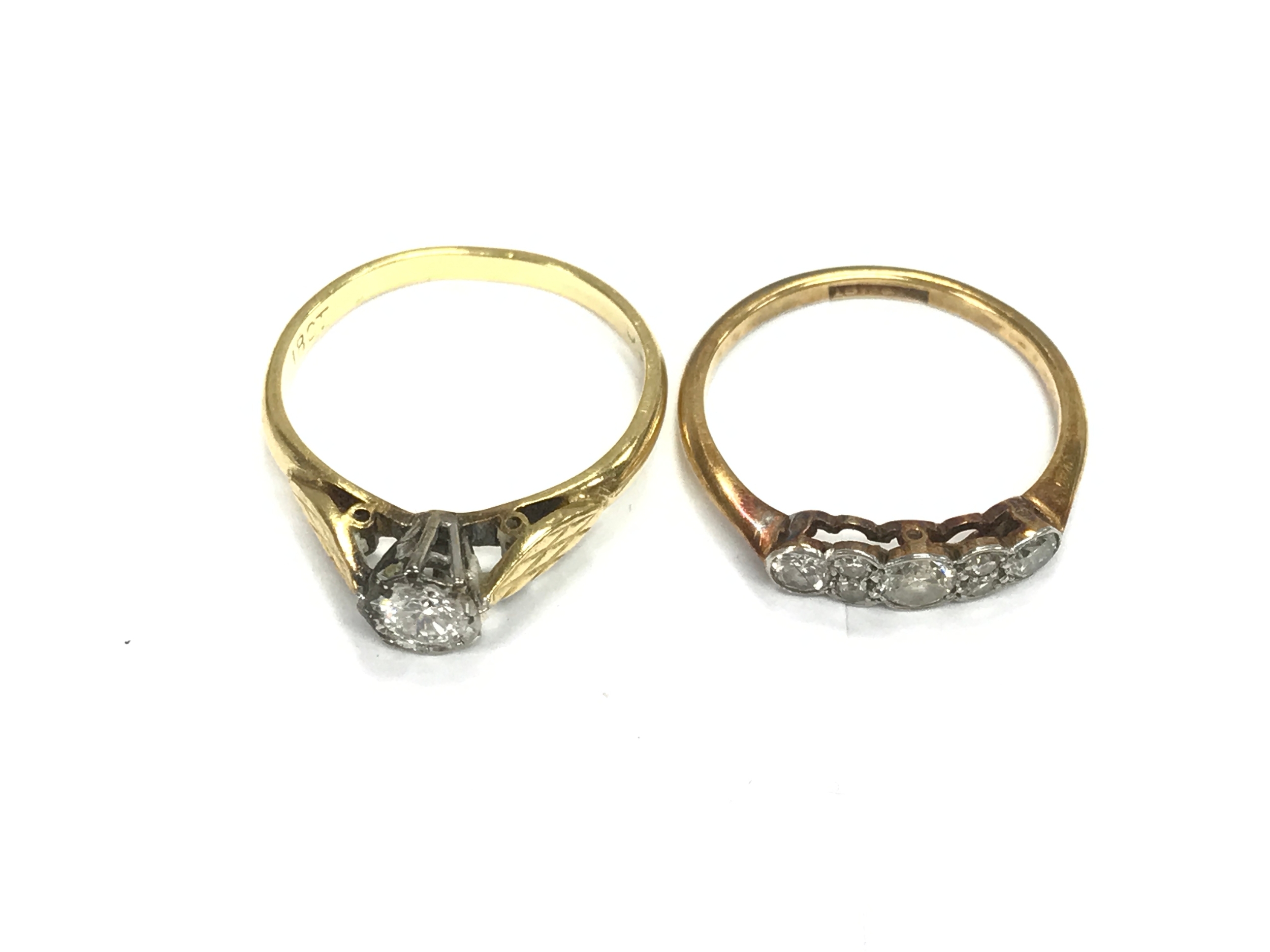 Two 18ct gold diamond rings. 4.4g