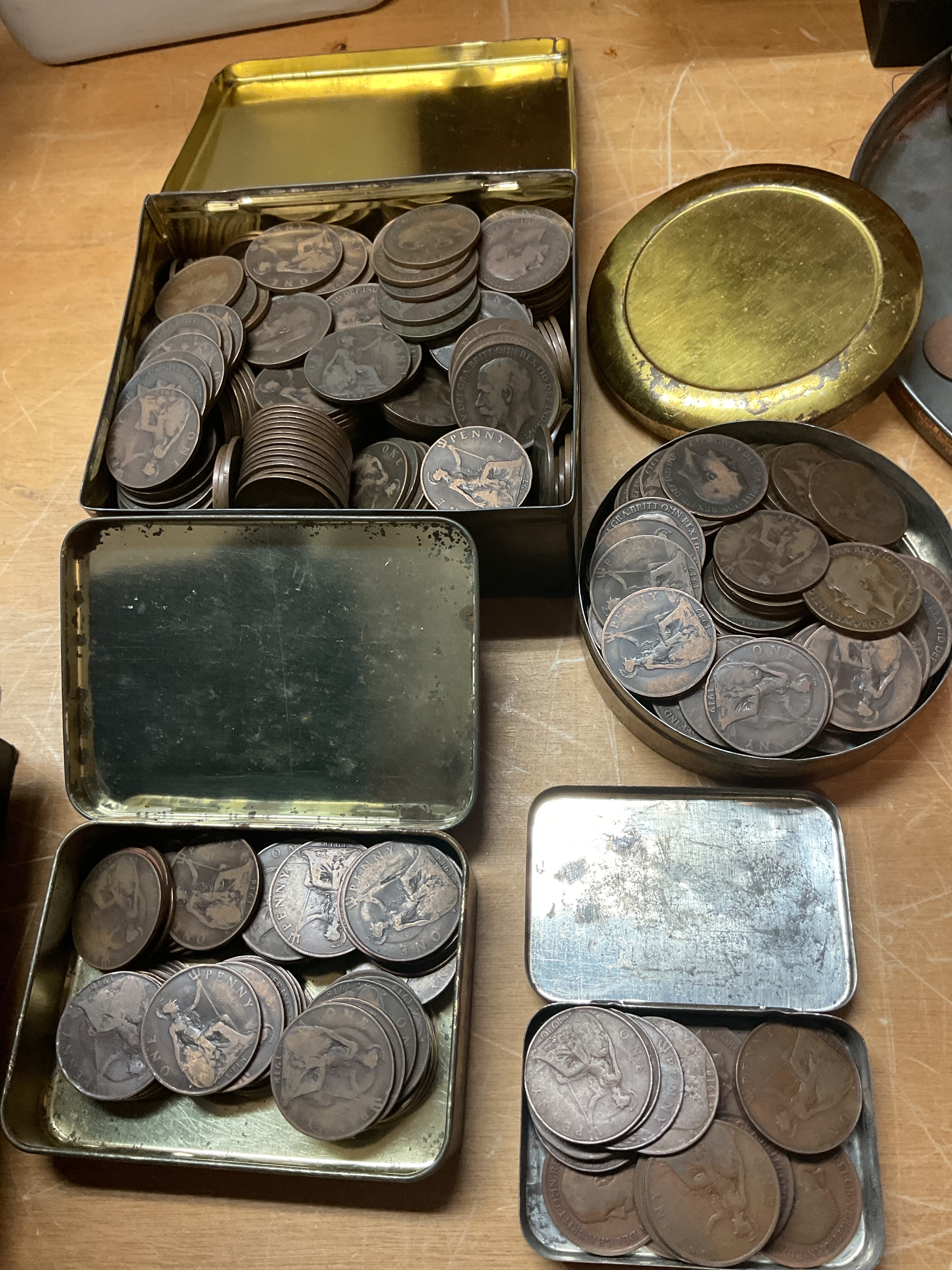 Large qty Heaton mint pennies, 1912,1918,1919 and a small tin of Kings Norton pennies.