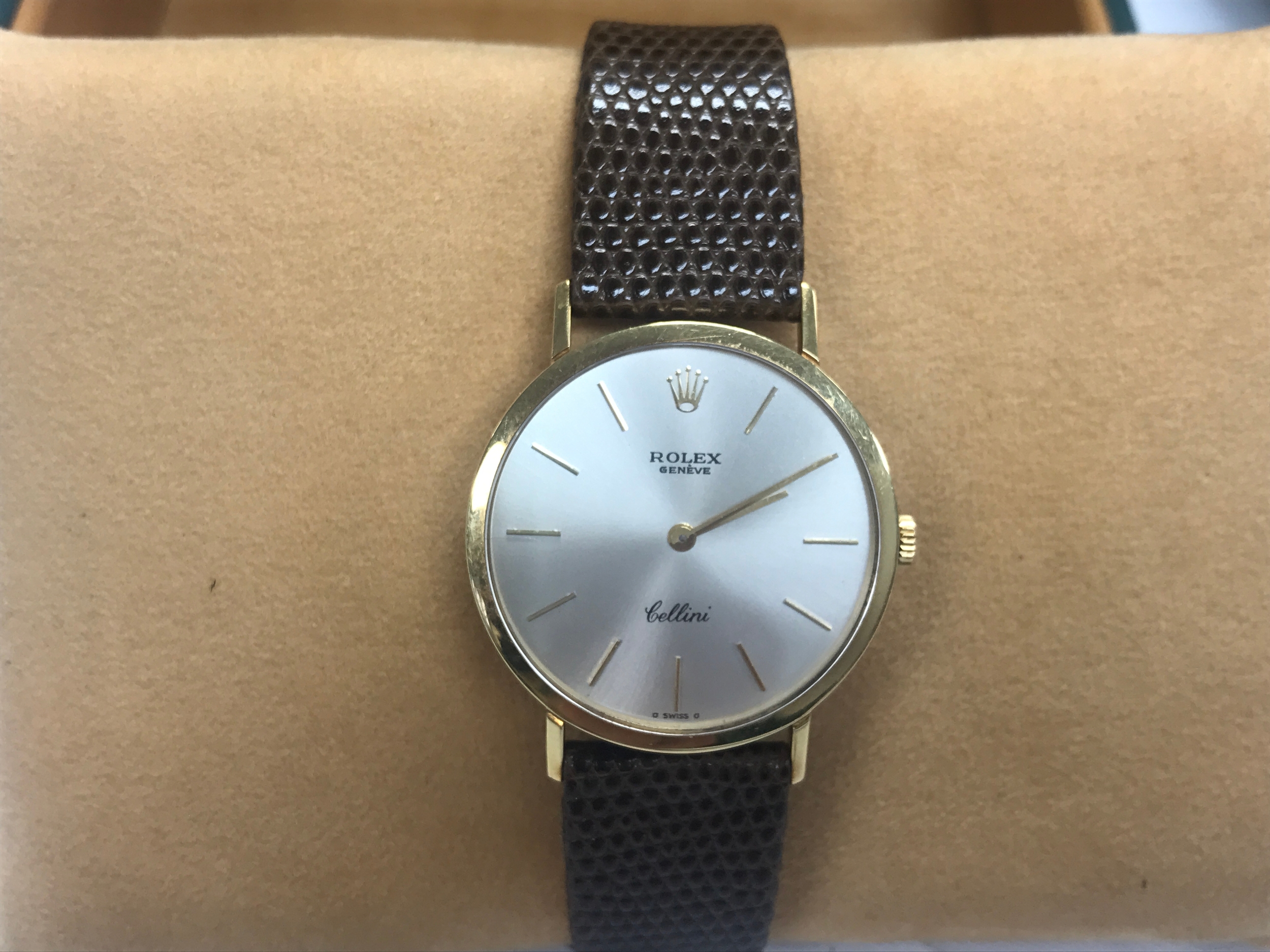 Rolex Cellini 4112 32MM Silver Dial 18K Yellow Gold Case. Winds and runs. Come with Box. E serial number circa 1990.