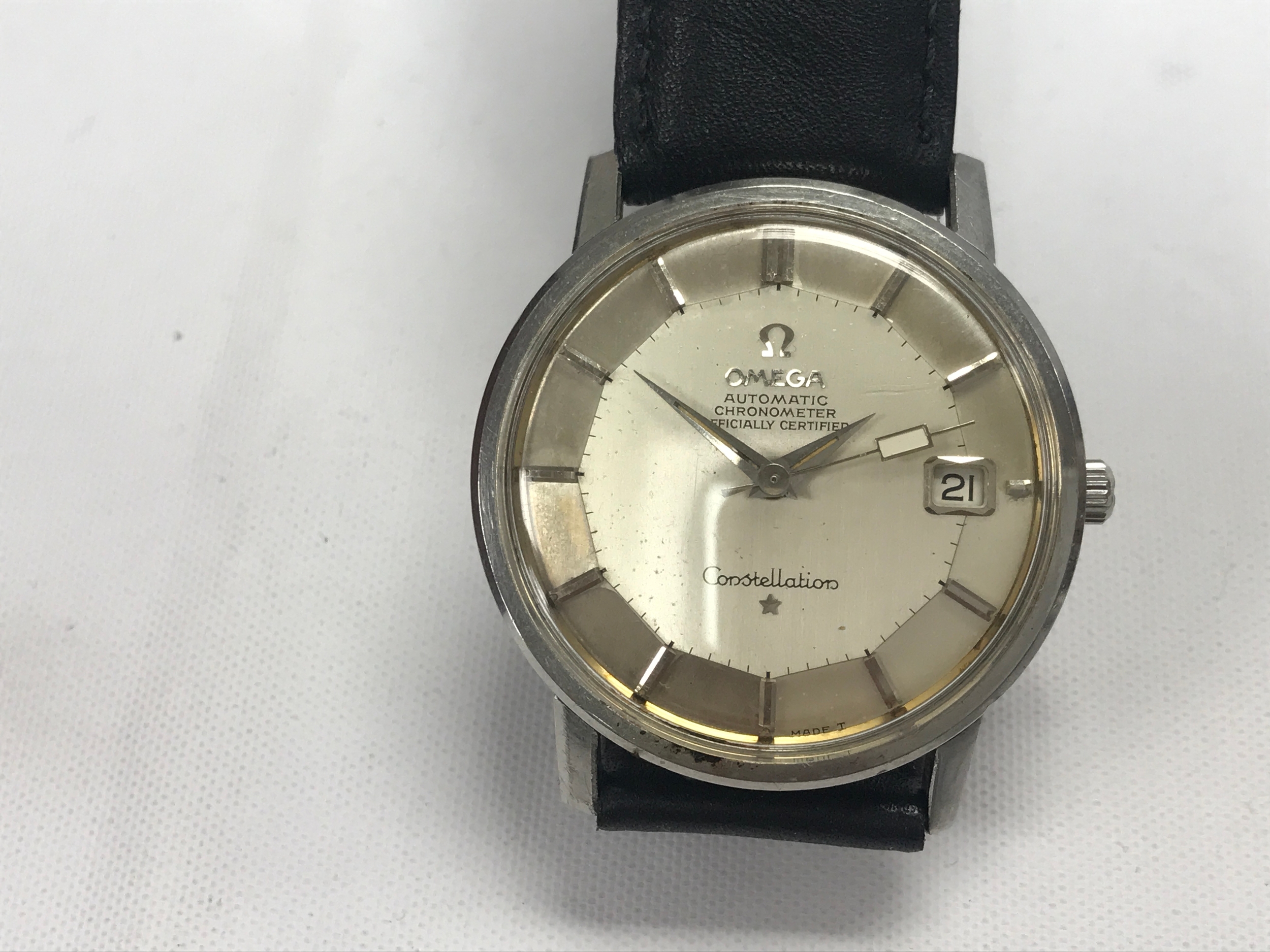 vintage Omega Constellation Automatic Chronometer with the highly collectible "Pie Pan" dial style reference number 168.010. Winds and runs.