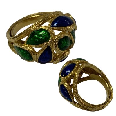 A 1970s 18ct gold and Guilloché enamel ring. Size G. 8.65.