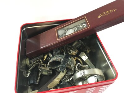 A box of watches, no reserve