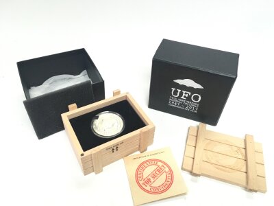 A UFO Roswell incident silver coin (40 grams) from 2017 in original box and certificate