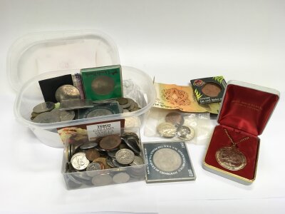 A collection of various coins comprising GB, US, Canadian etc