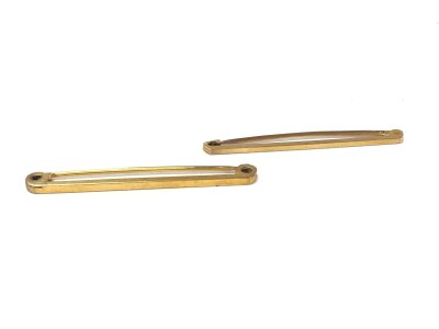 2 tie pins in yellow gold. One 15ct 1.92g and one 9ct 1.65g. Comes with one box.