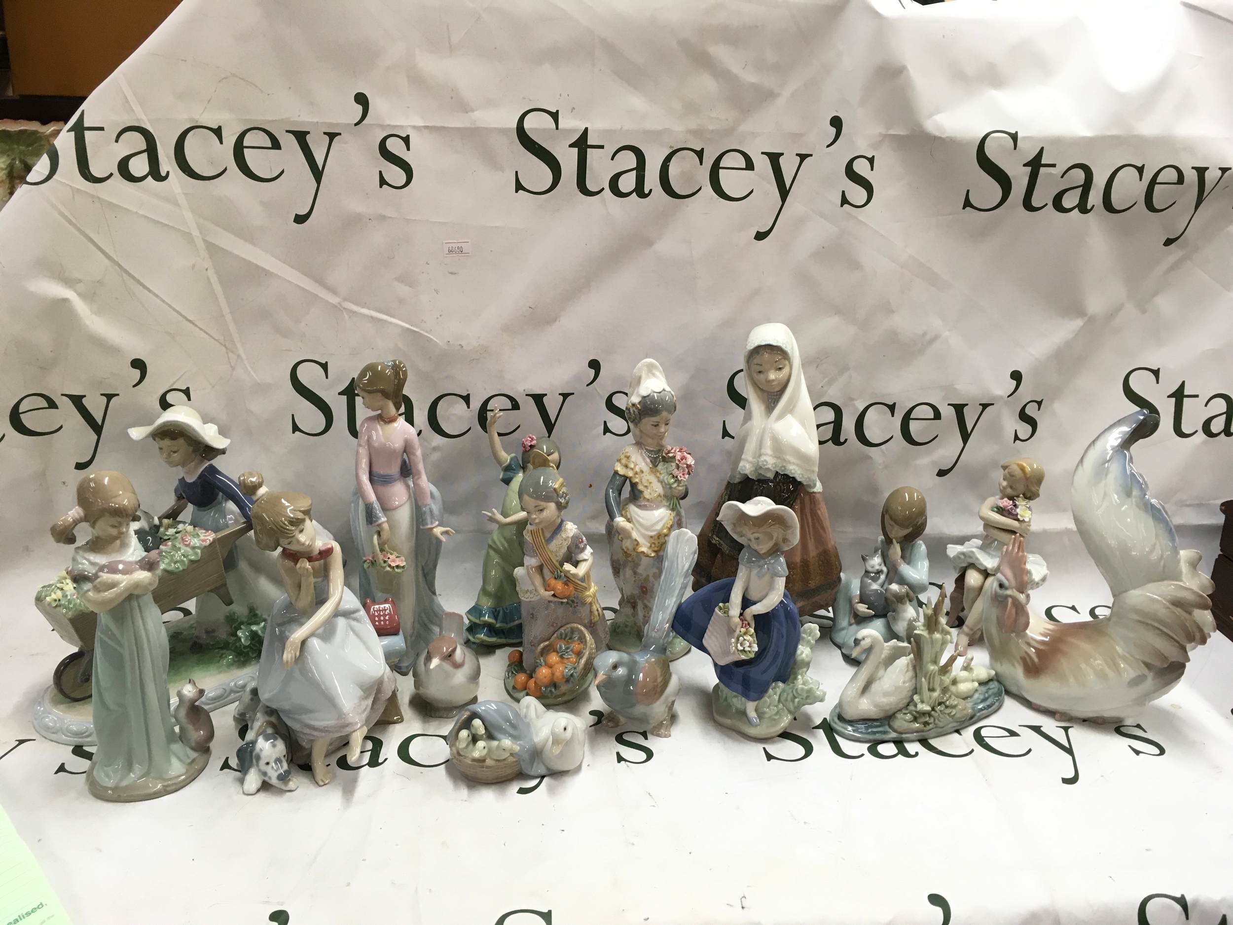 16 various Lladro figures 