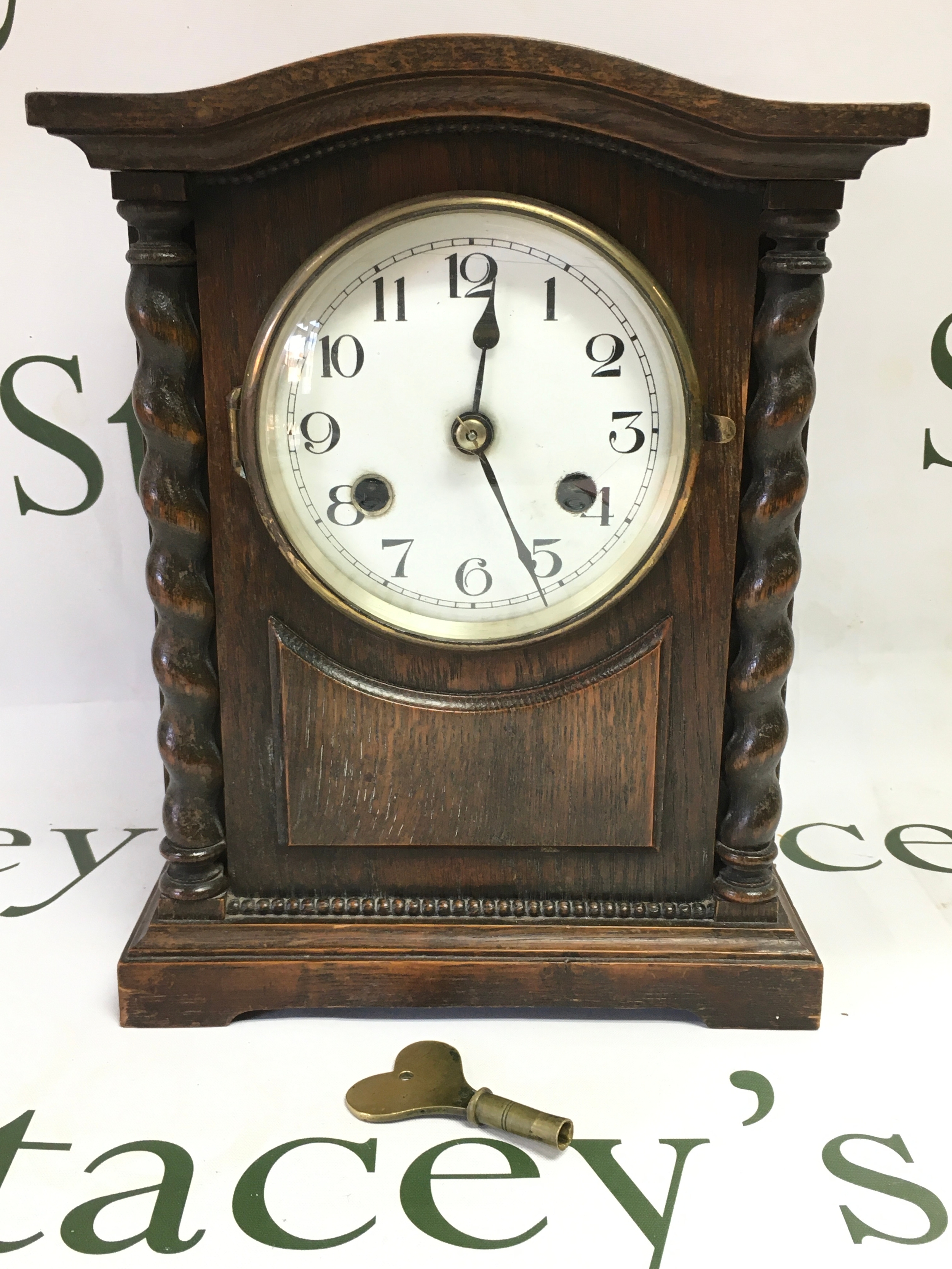 A 1920s Oak cased 8 day gong striking clock, marked Kienzle on the movement. With key . 21cm wide, 15cm long ,27cm tall TO BE SOLD WITHOUT RESERVE