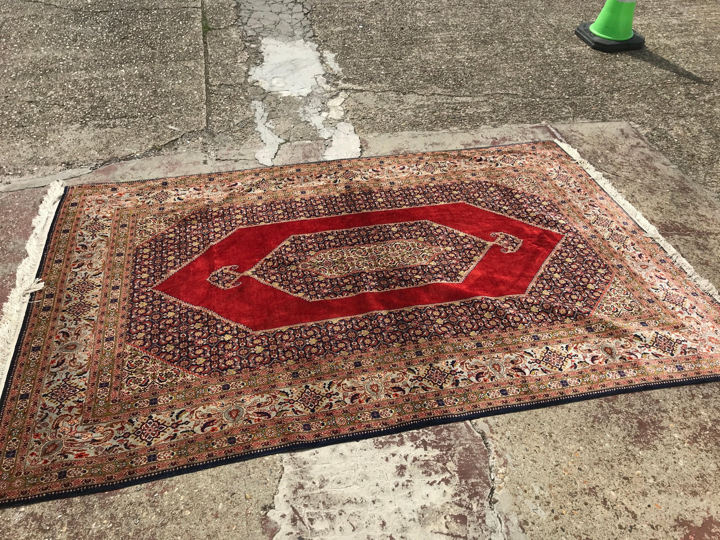 A fine north Persian silk (part) carpet 20th century possible Tabriz. 158cm wide, 252cm long 