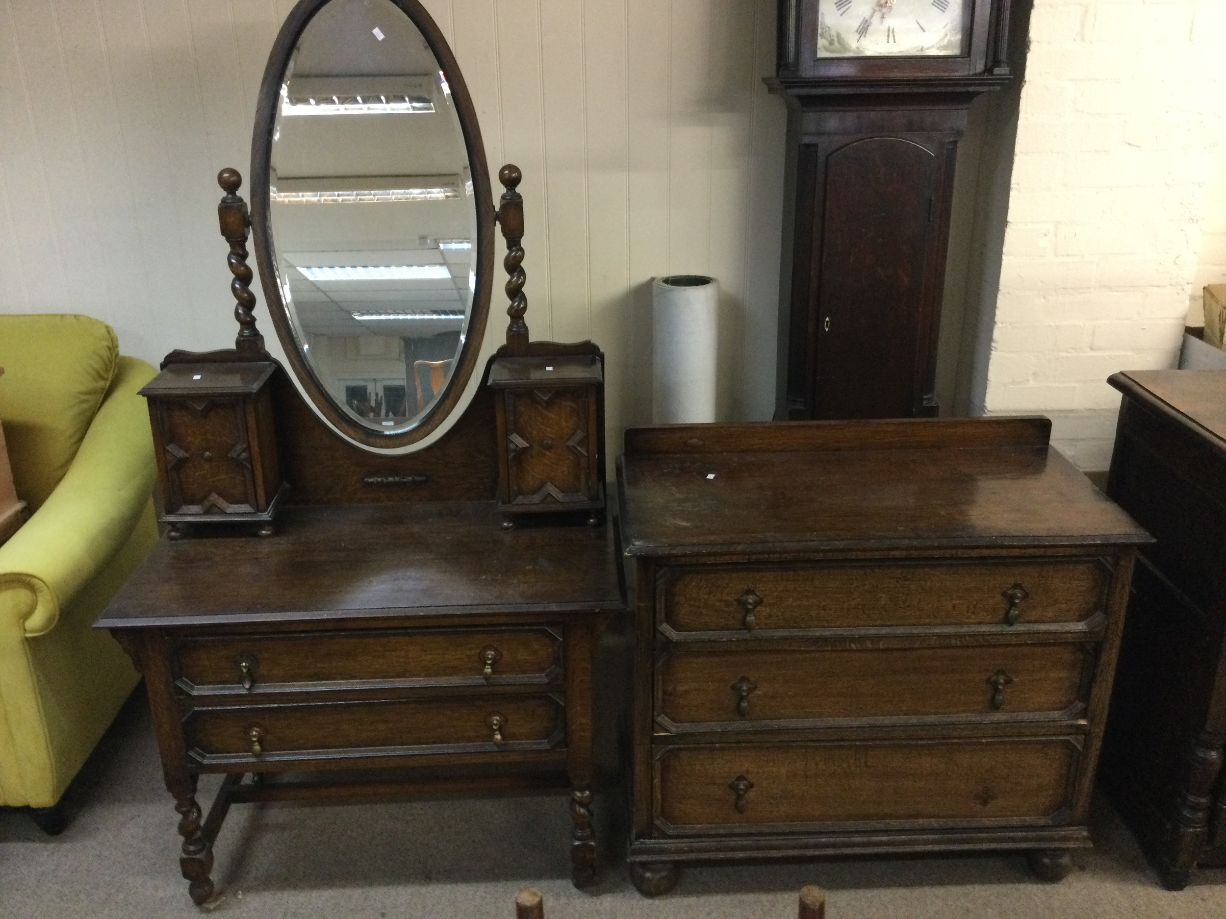 Oak chest of draws and dressing table which comes with a mirror NO RESERVE