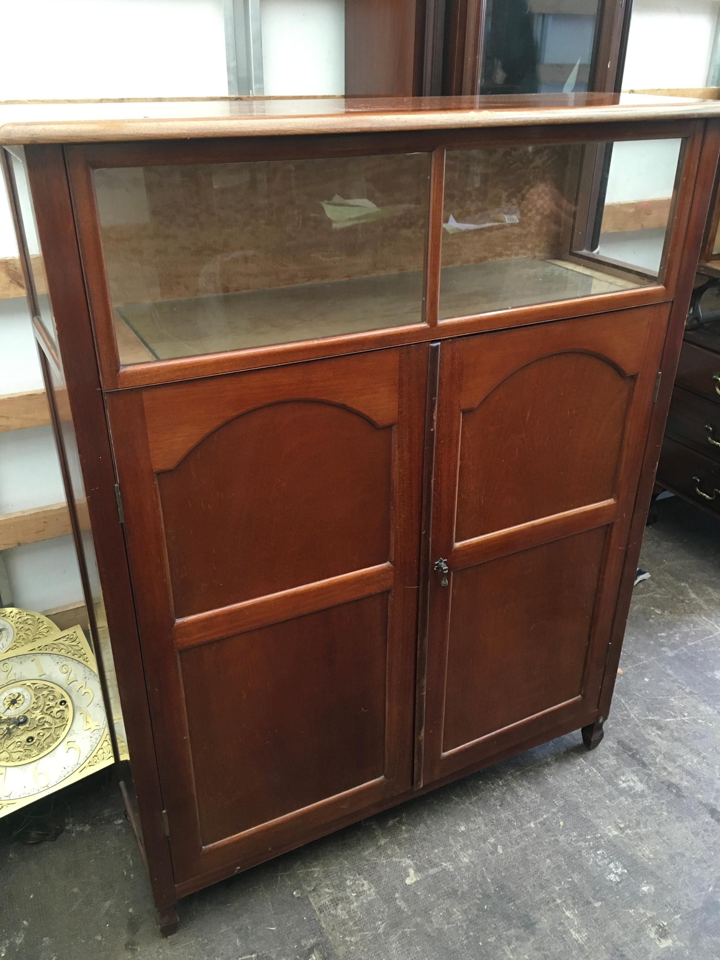 A mahogany cabinet 98cm wide, 123cm tall, 30cm long 