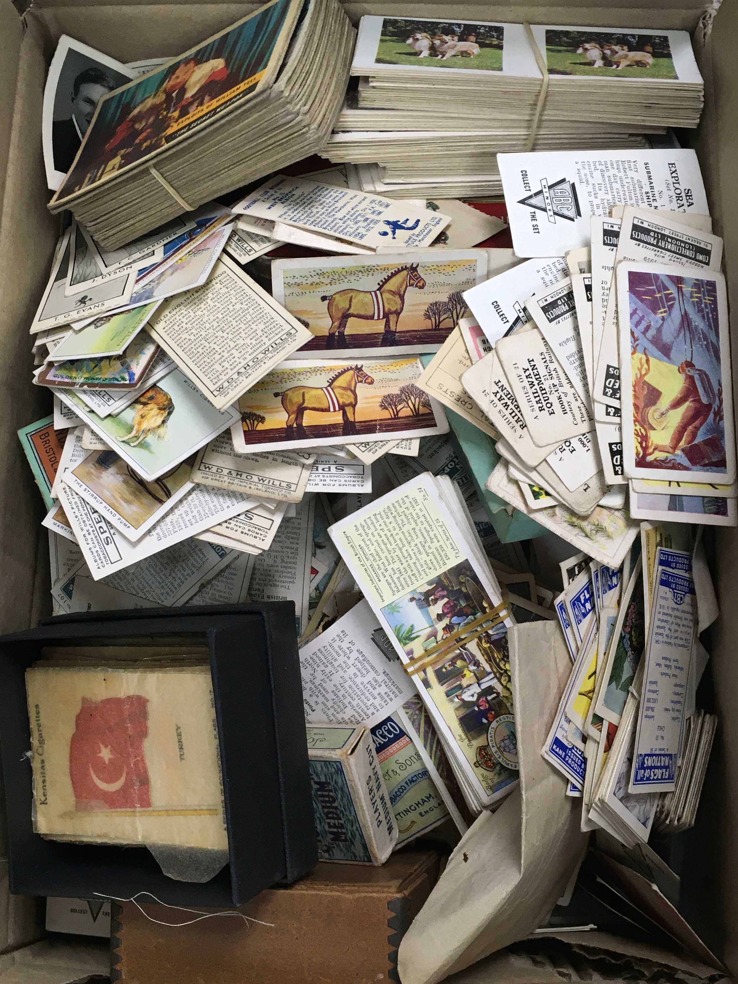 A box of cigarette cards , no reserve 