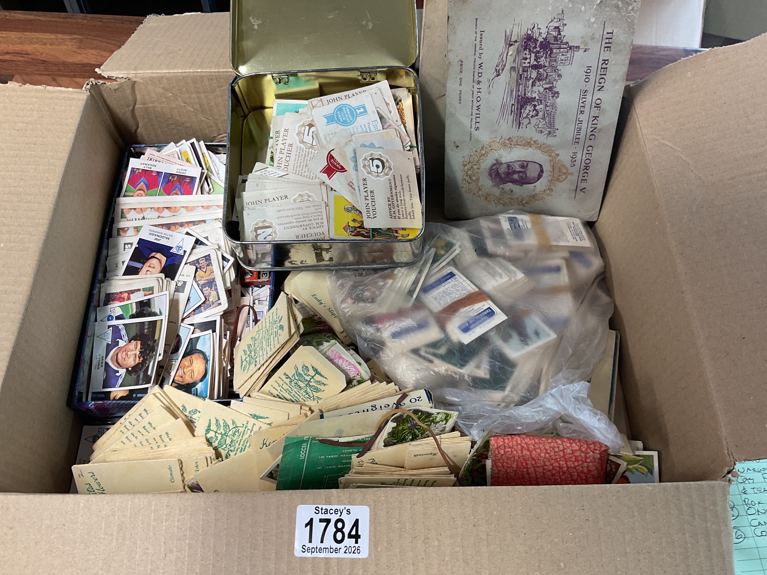 Qty Panini 80 stickers, tea and cigarette cards.and Kensita silks.