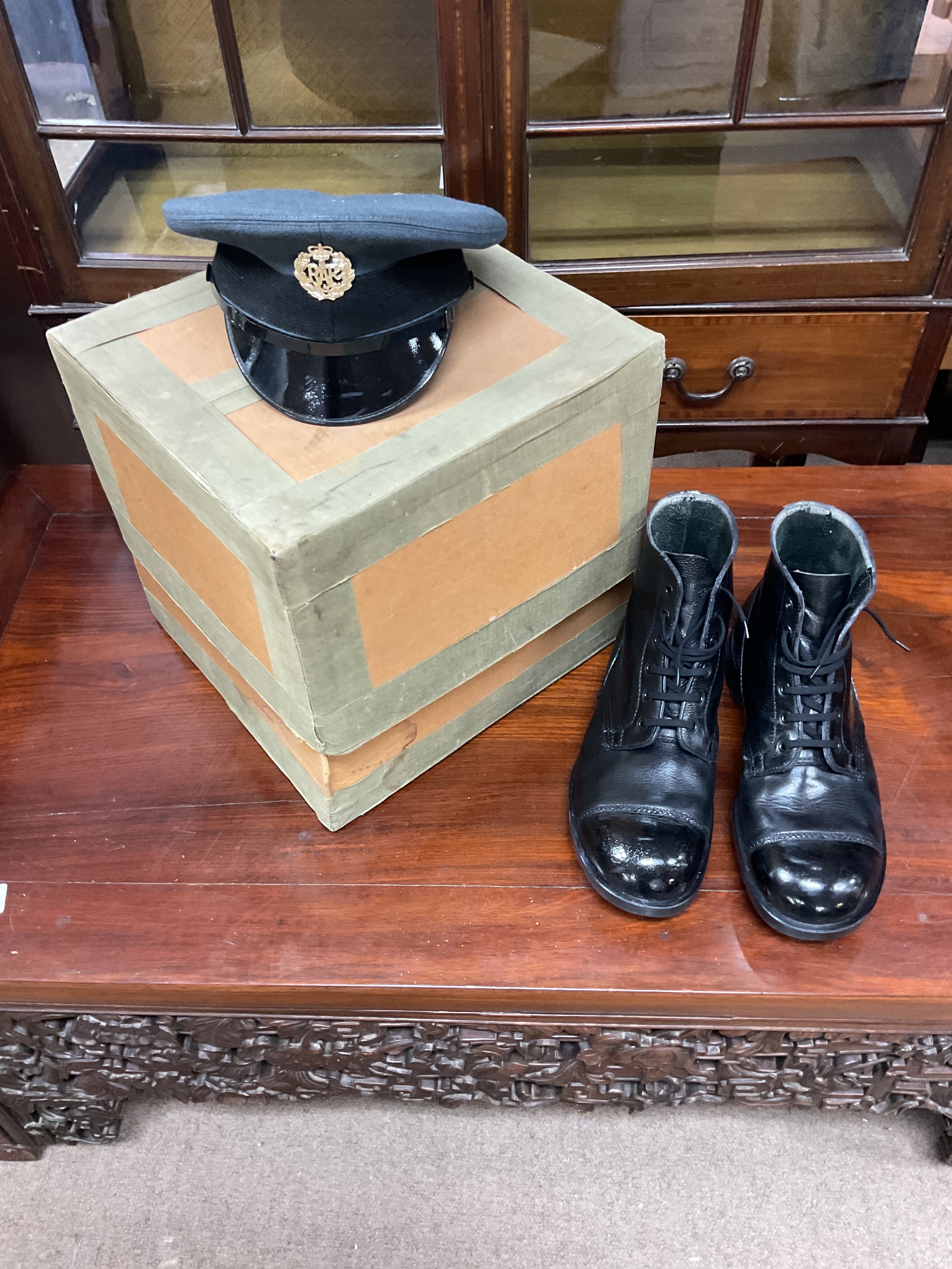 QEIIR RAF Officers hat and pair of size 12 boots.  NO RESERVE