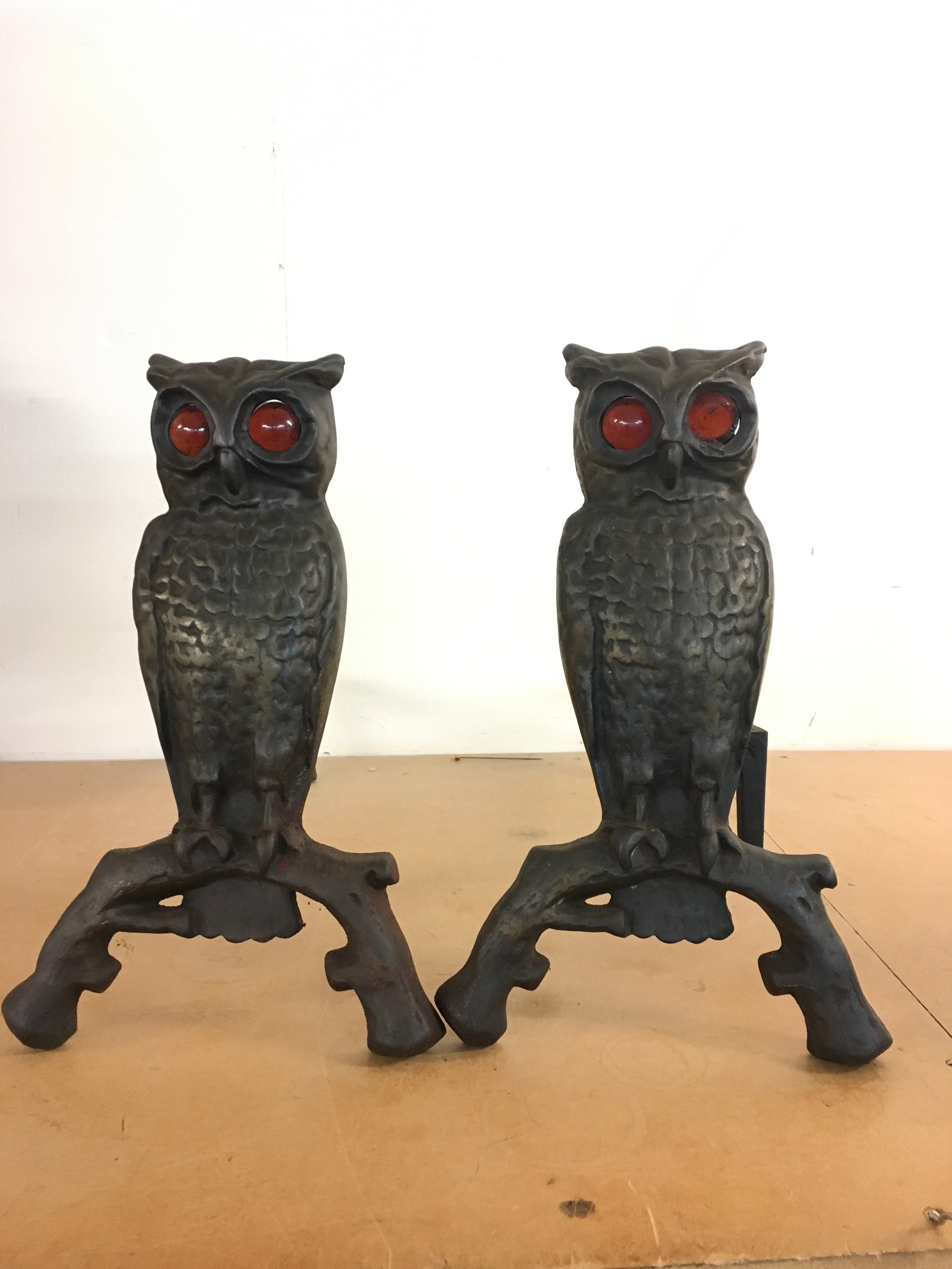 Cast iron owl andiron, 32cm tall