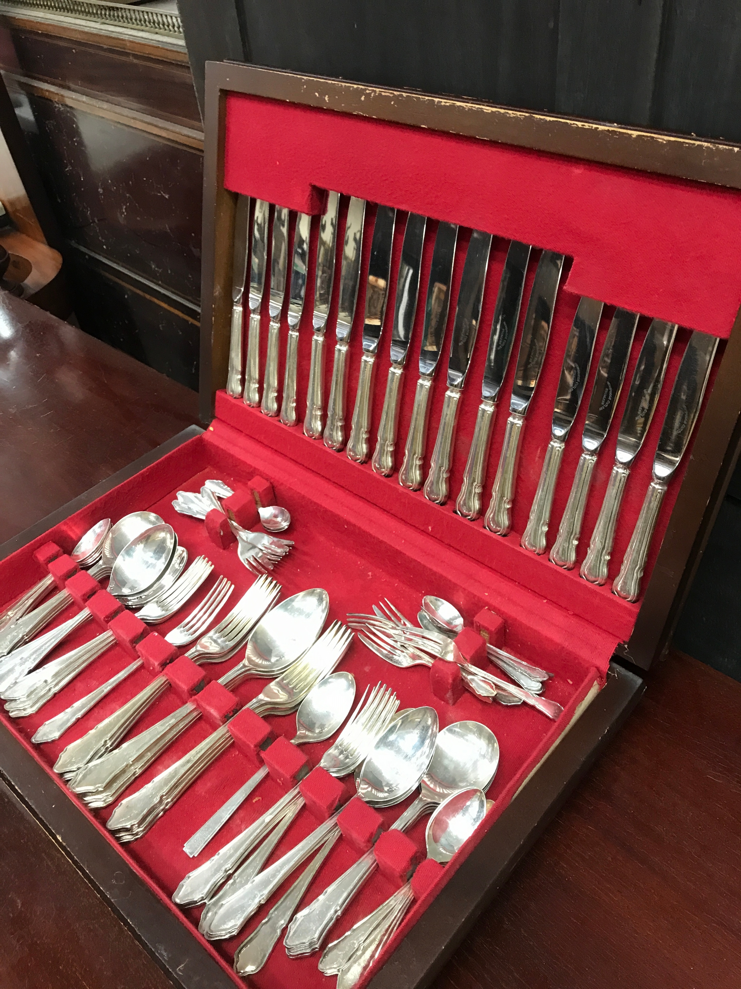 A cased cutlery set, NEWBRIDGE EPNS