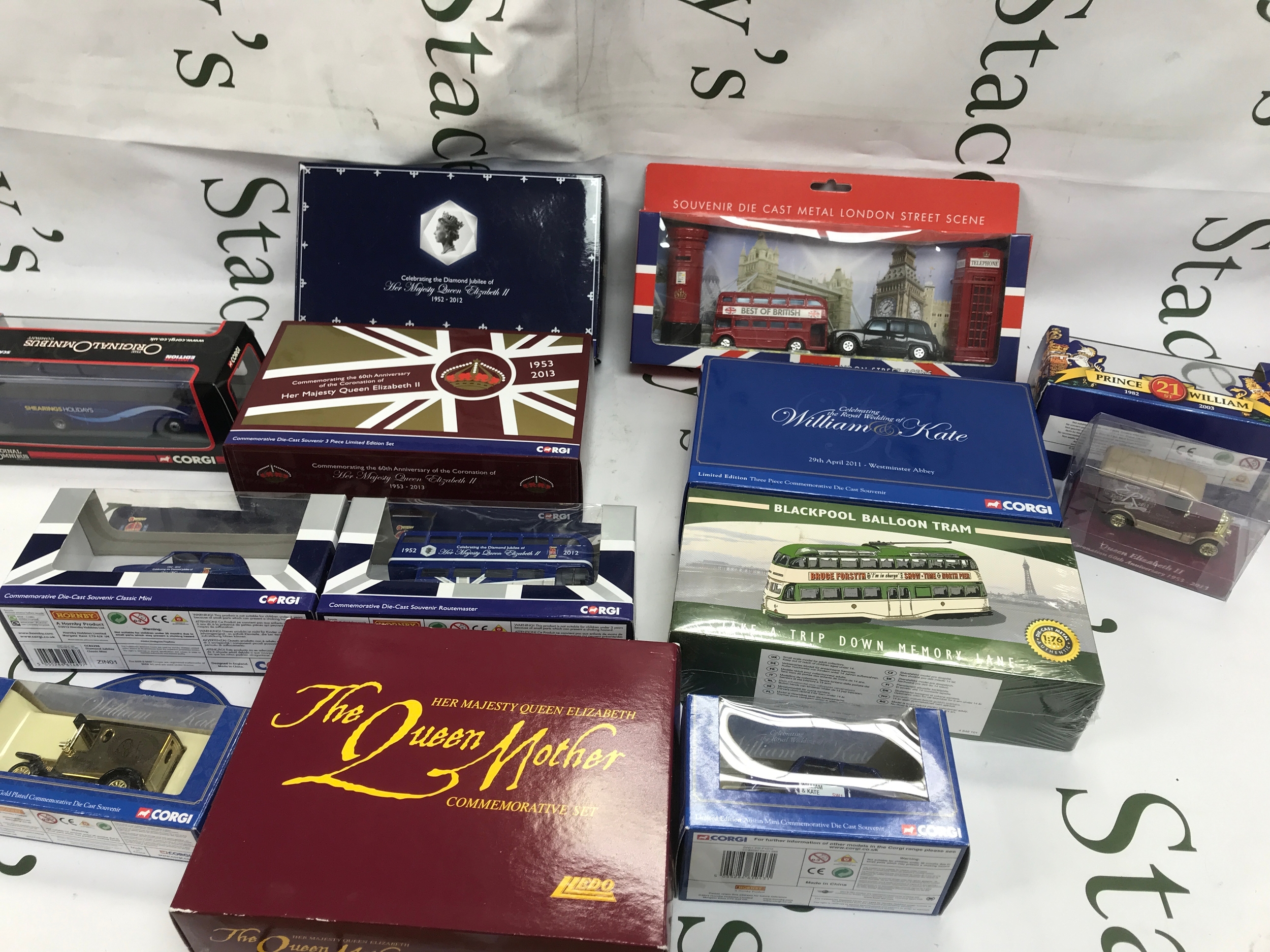 Collection of mixed die cast vehicles including corgi Lledo etc
