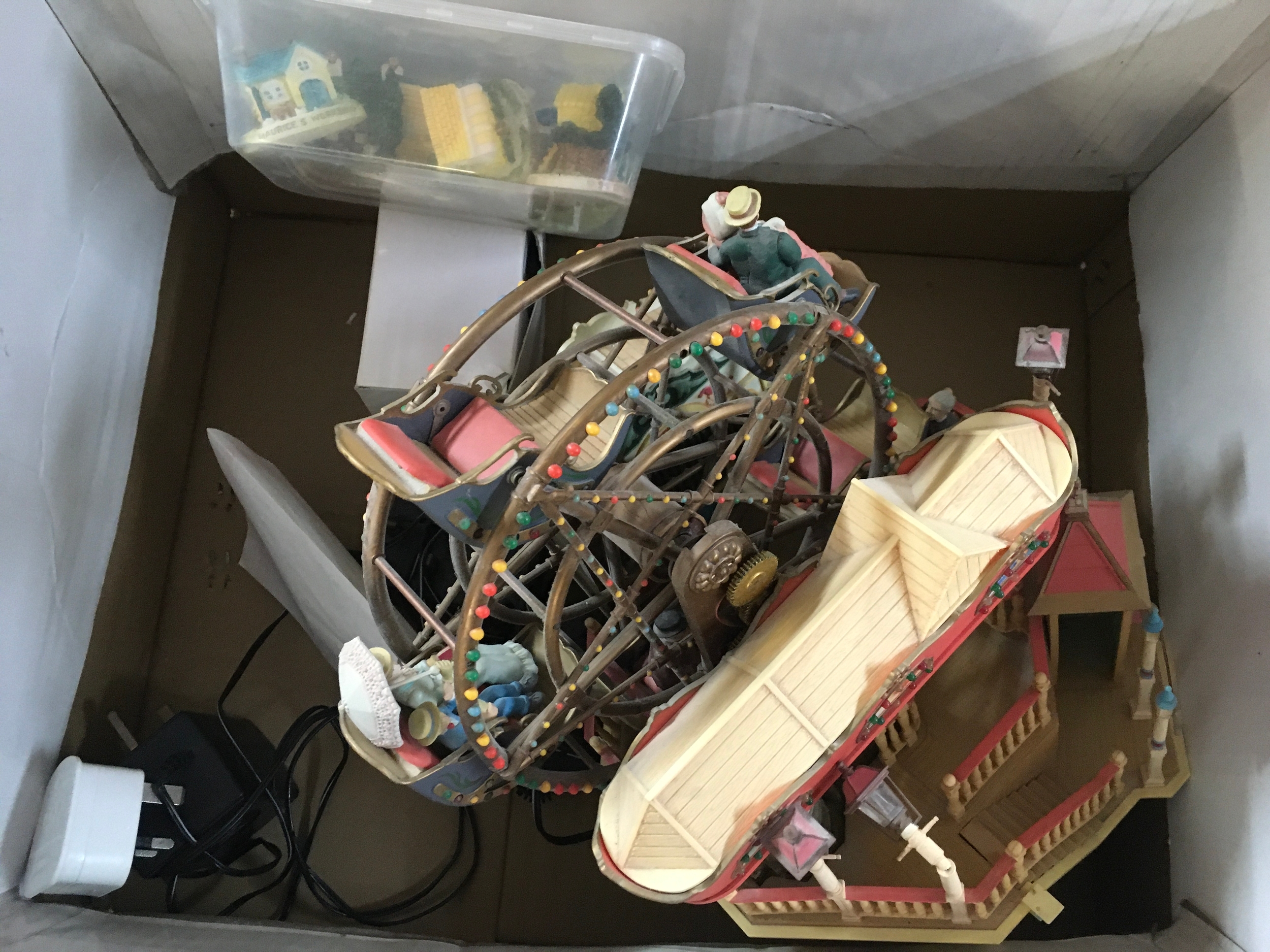 Vintage Enesco style animated musical ferris wheel and pavilion - spares/repair. NO RESERVE