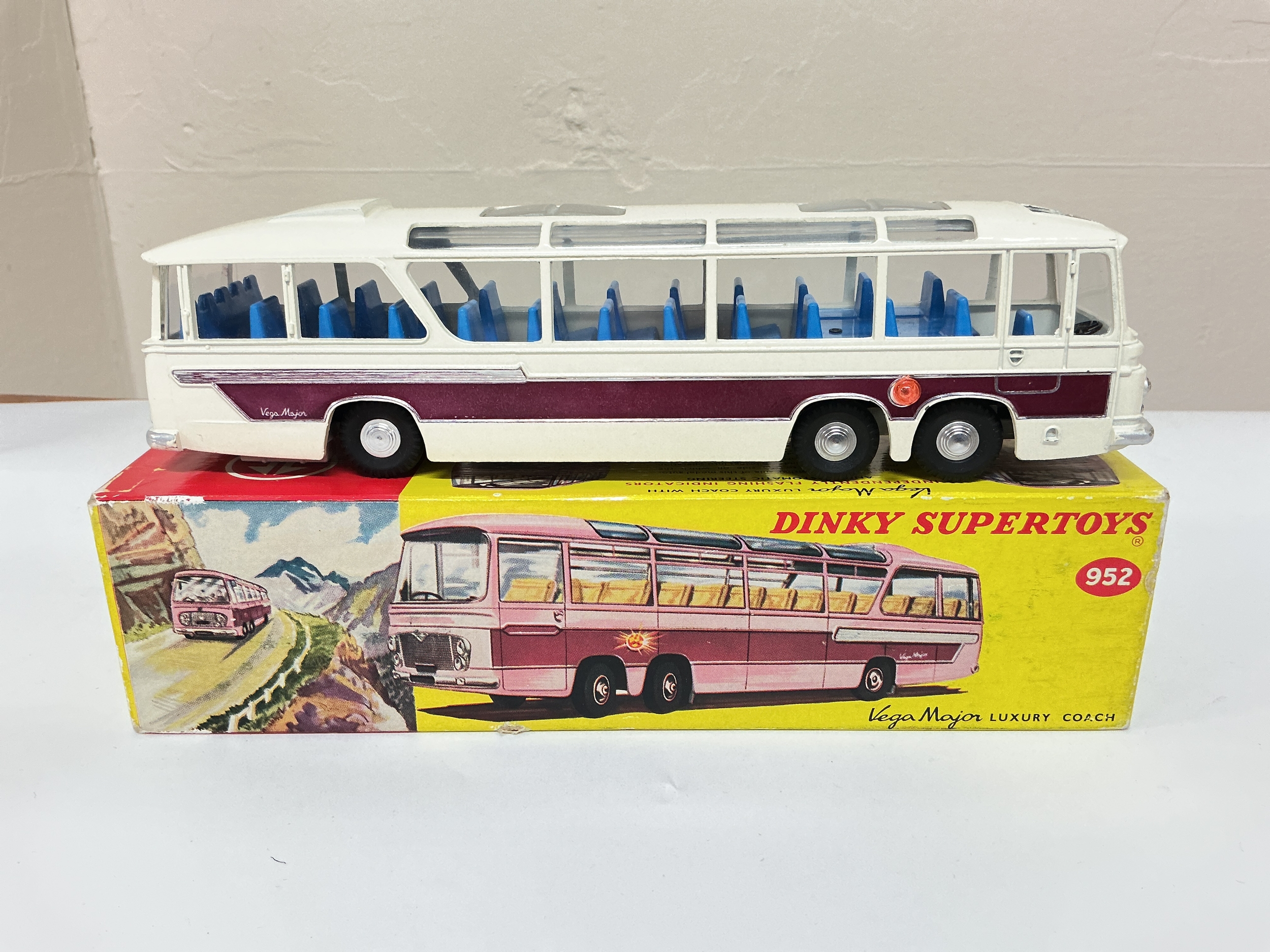 A Boxed Dinky Super Toys Vega Major Luxury Coach #952. No Reserve.
