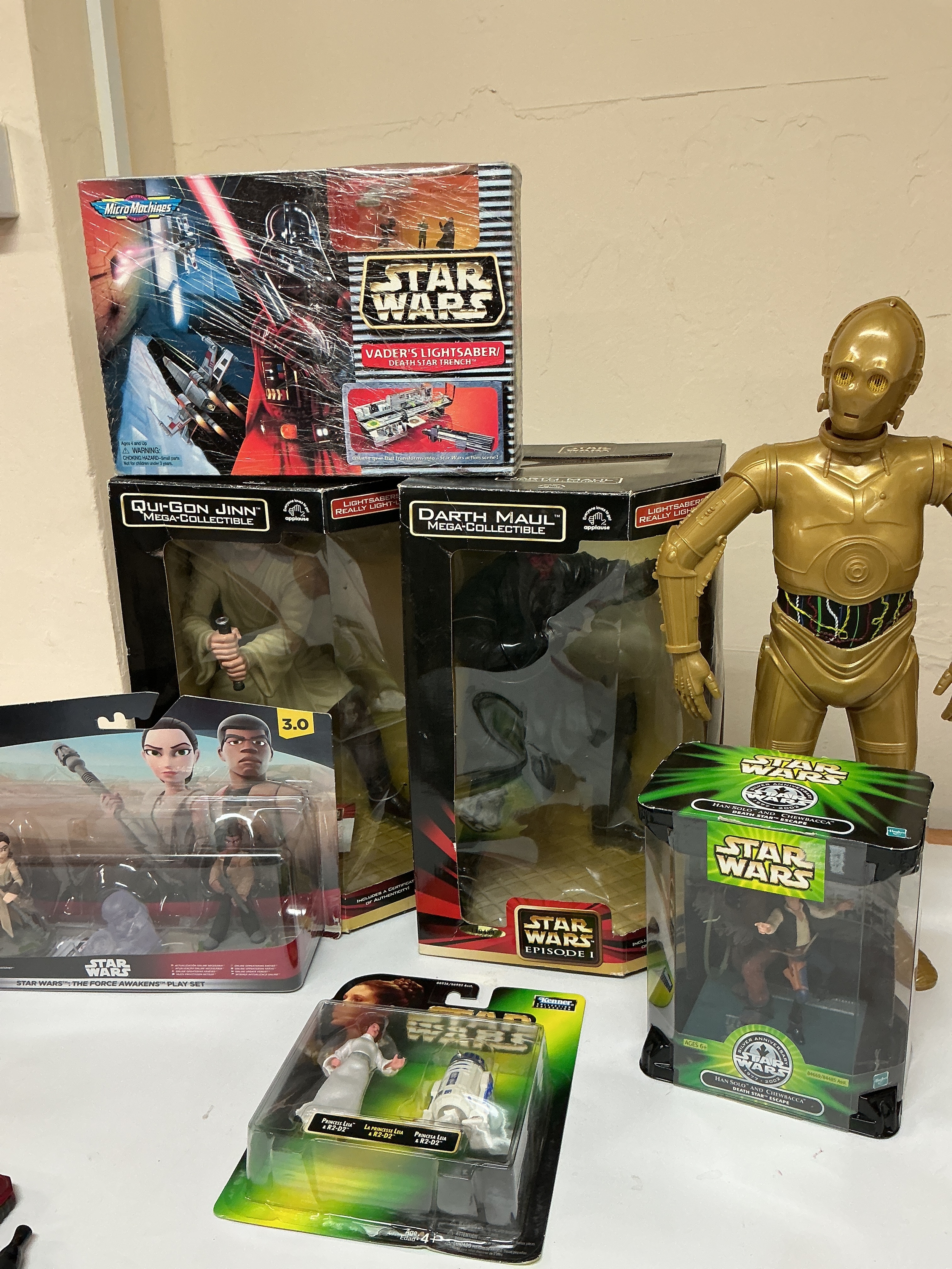2 Boxes Containing Star Wars Collectables. 