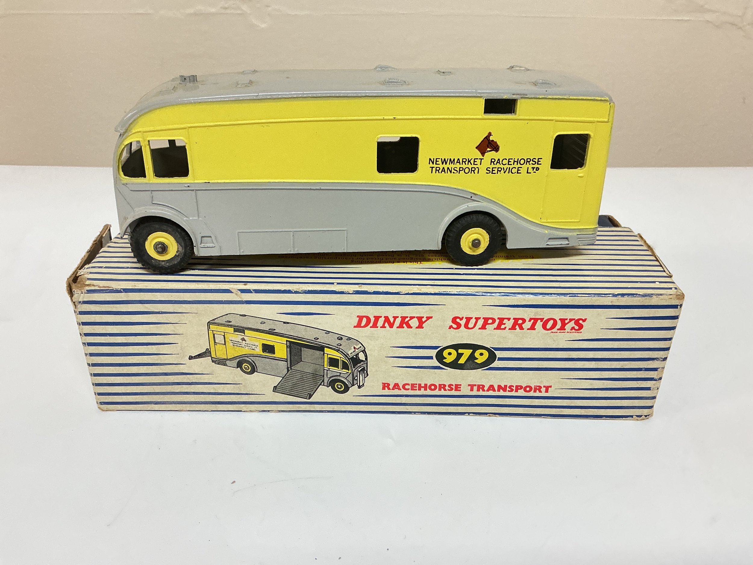 A Boxed Dinky Racehorse Transport #979.