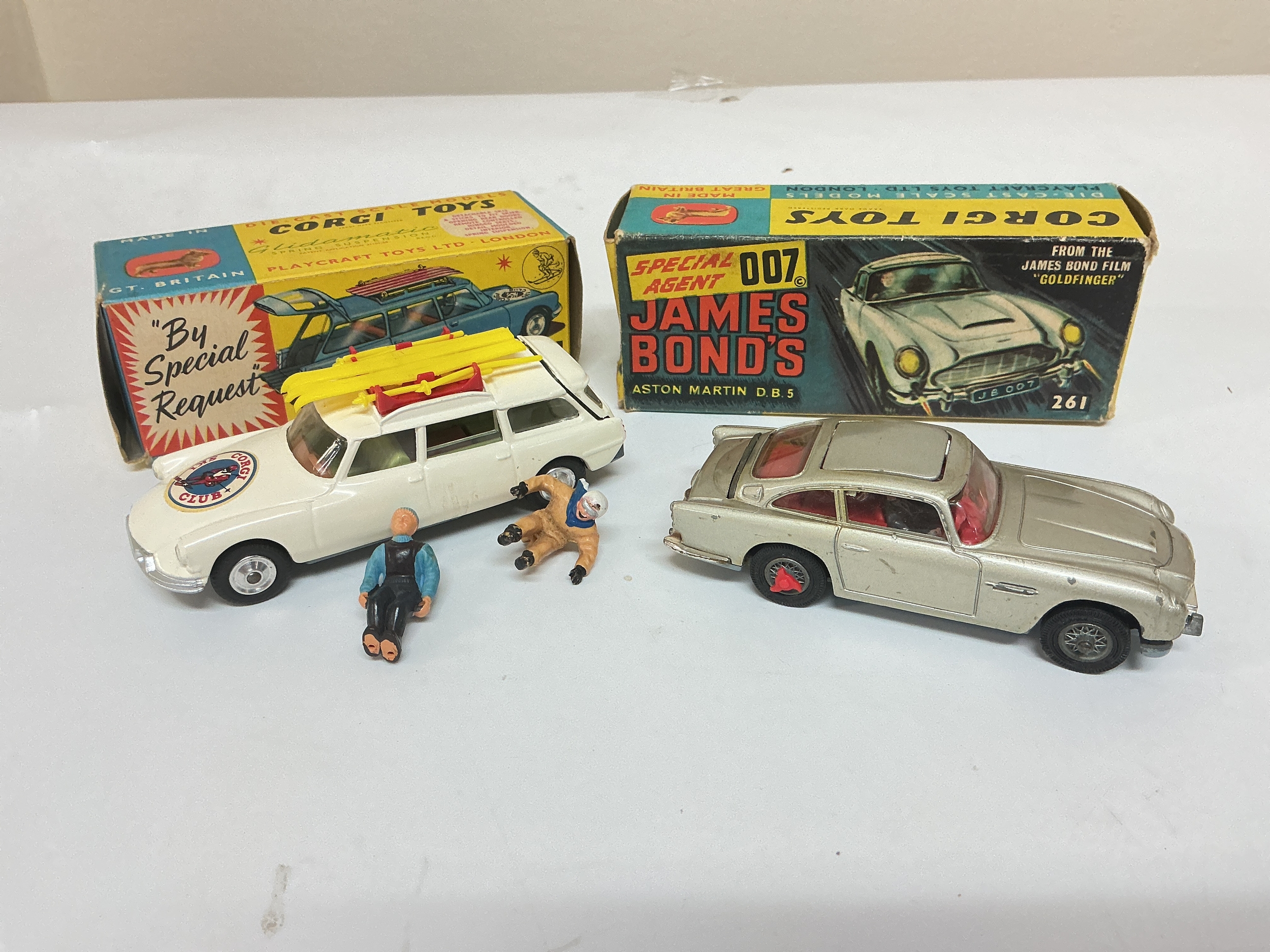 A Boxed Corgi Citroen Safari Corgi Ski Club #475 And A James Bond Aston Martin With Wrong Box. No Reserve.