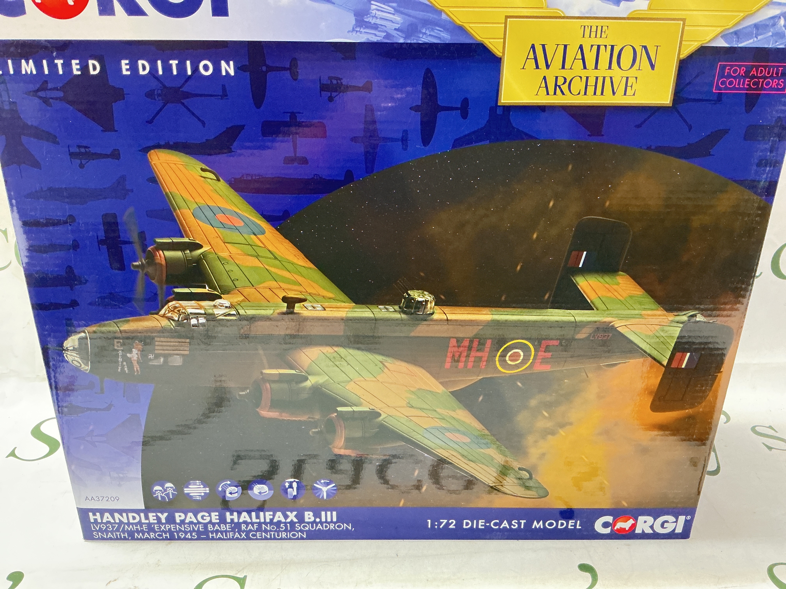 A Boxed Corgi Aviation Archive Handley Page Halifax B.II #AA37209 1/72 Scale.