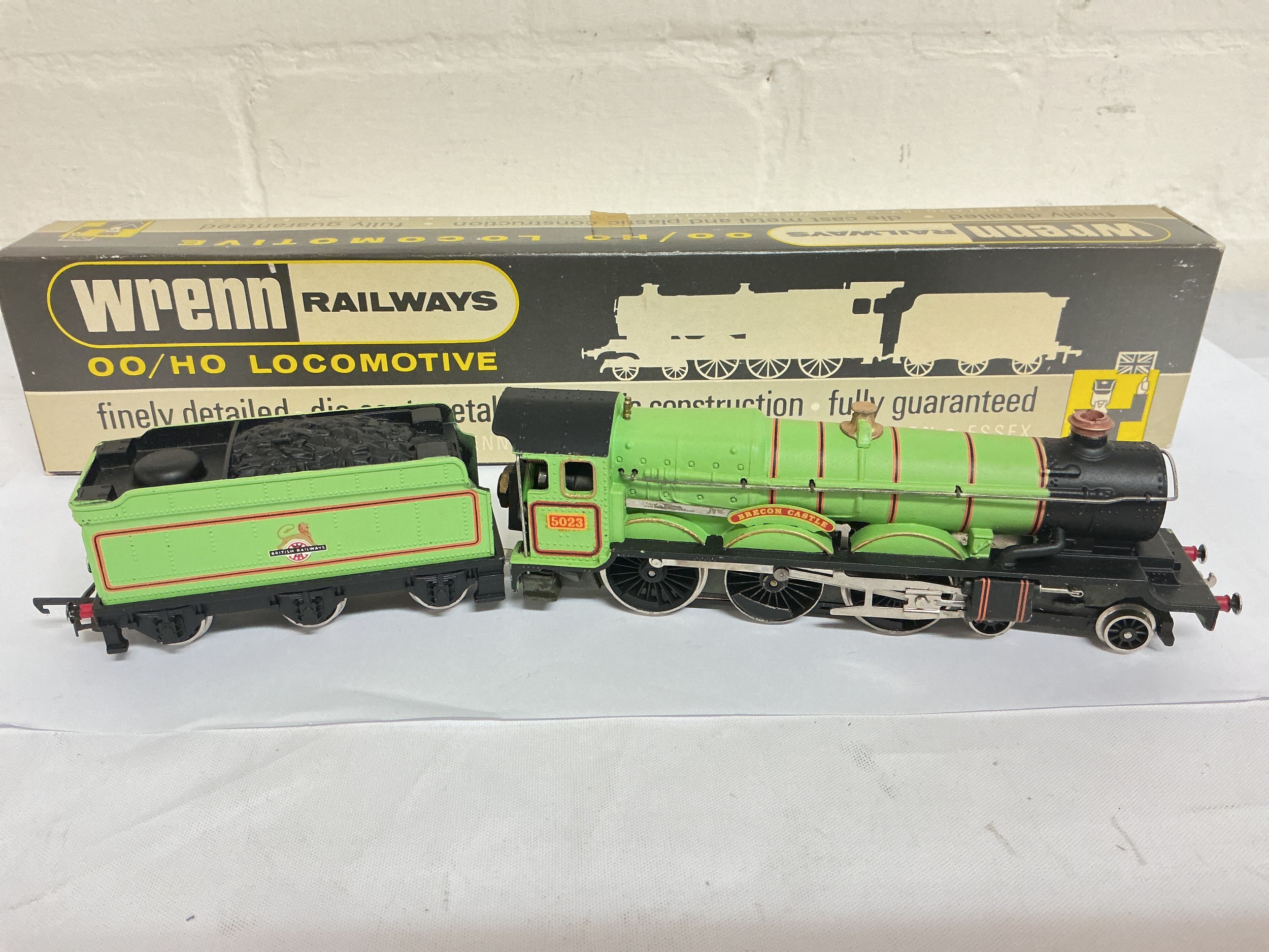 A Boxed Wrenn 00 Gauge 4-6-0 Castle Class Loco light Green BR. Brecon Castle. No Reserve.