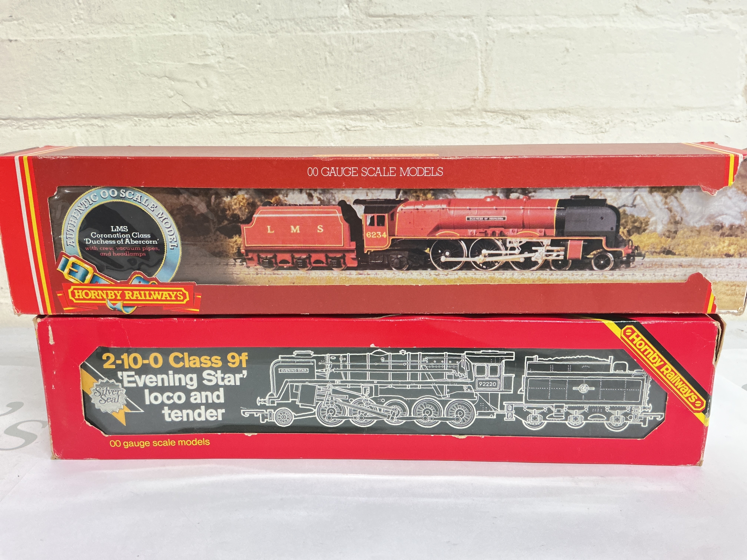 2 Boxed Hornby 00 Gauge Locomotives. A 2-10-0 Class 9F Evening Star #R065 And A LMS Coronation Class Duchess Of Abercorn #R.305. No Reserve.
