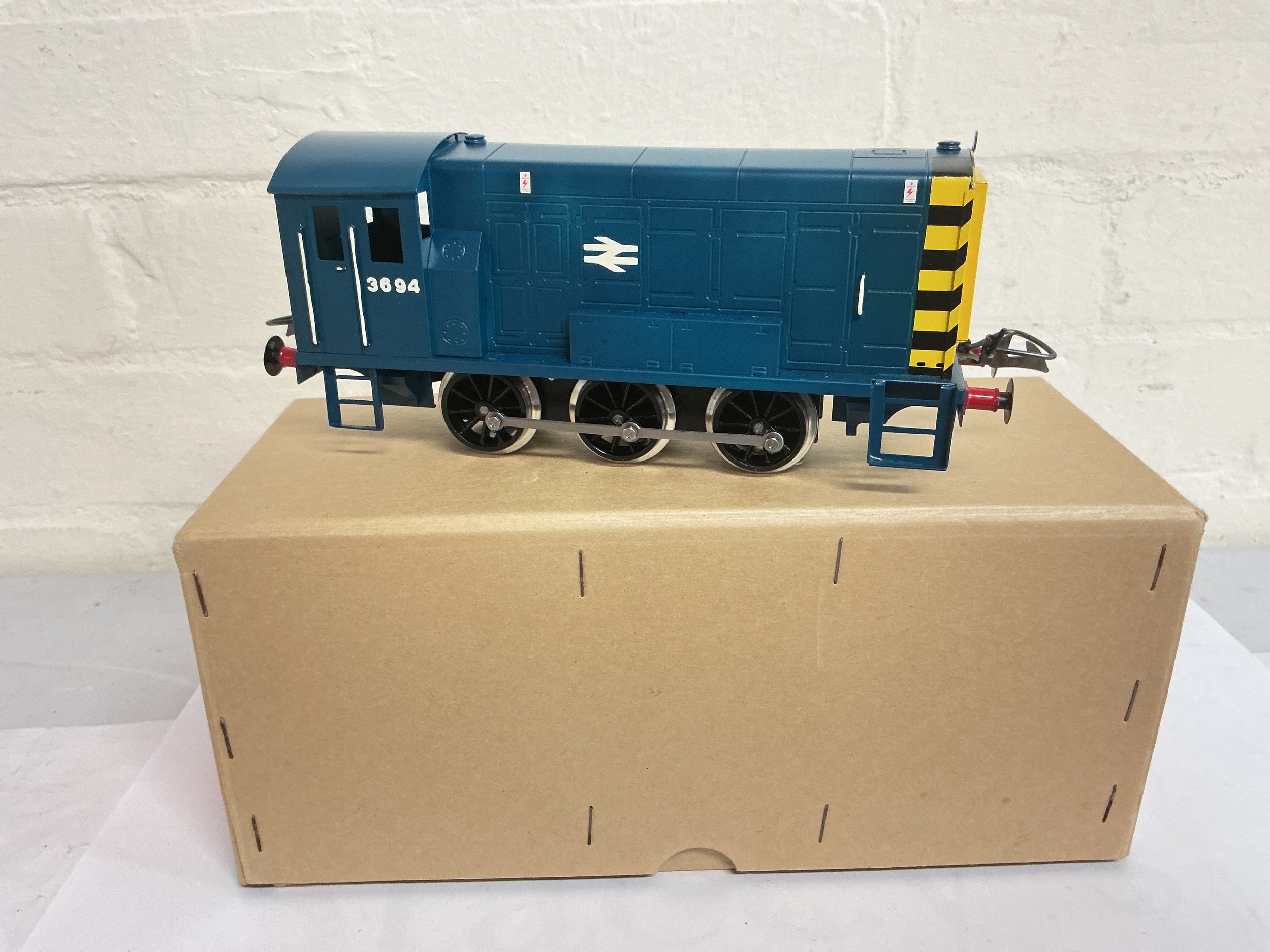 A Boxed Directory Series 0 Gauge 3 Rail Diesel Shunter. No Reserve.