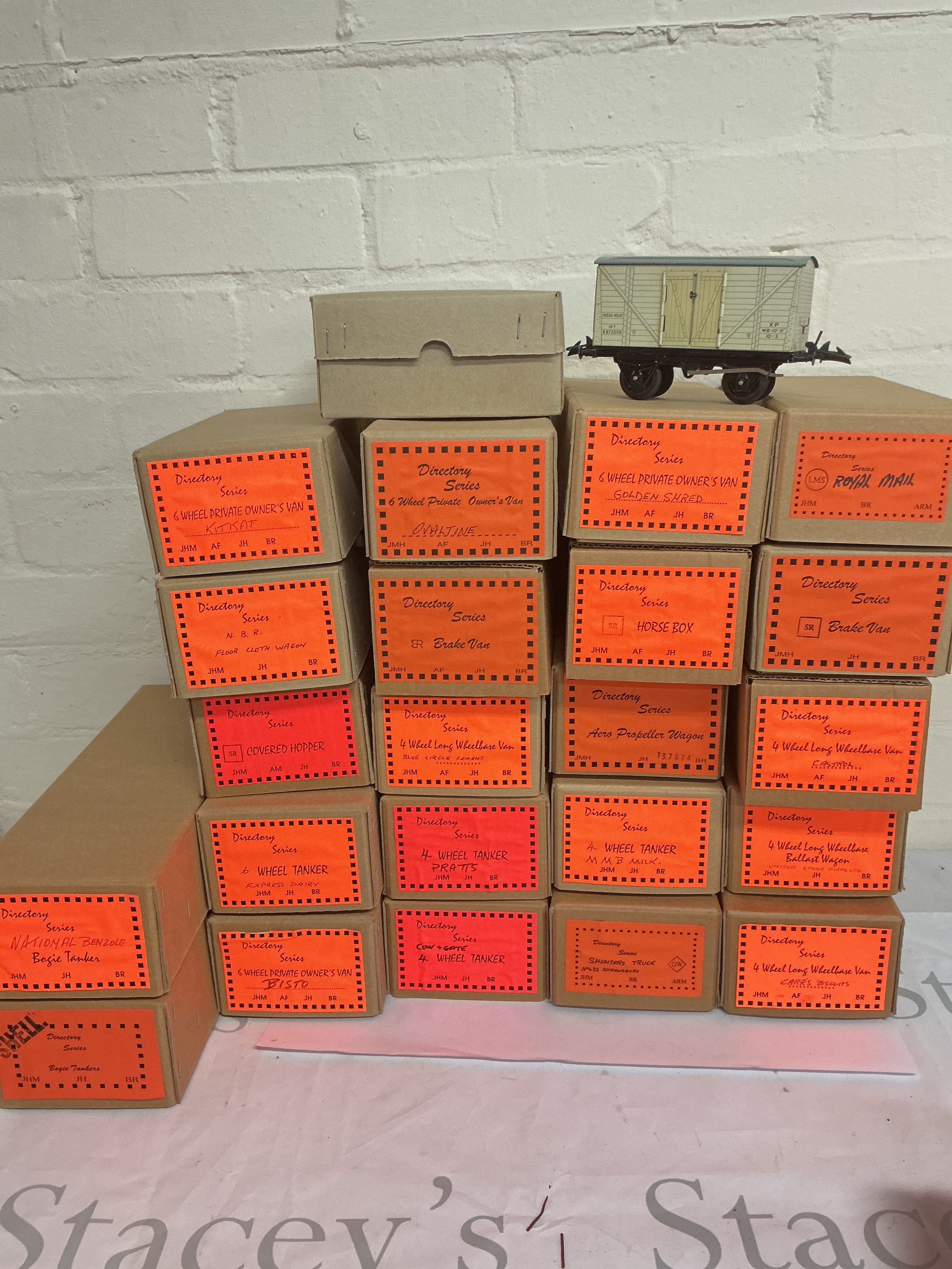 A Collection Of Boxed 0 Gauge Directory Series Wagons, Vans, And Tankers. No Reserve. (2).