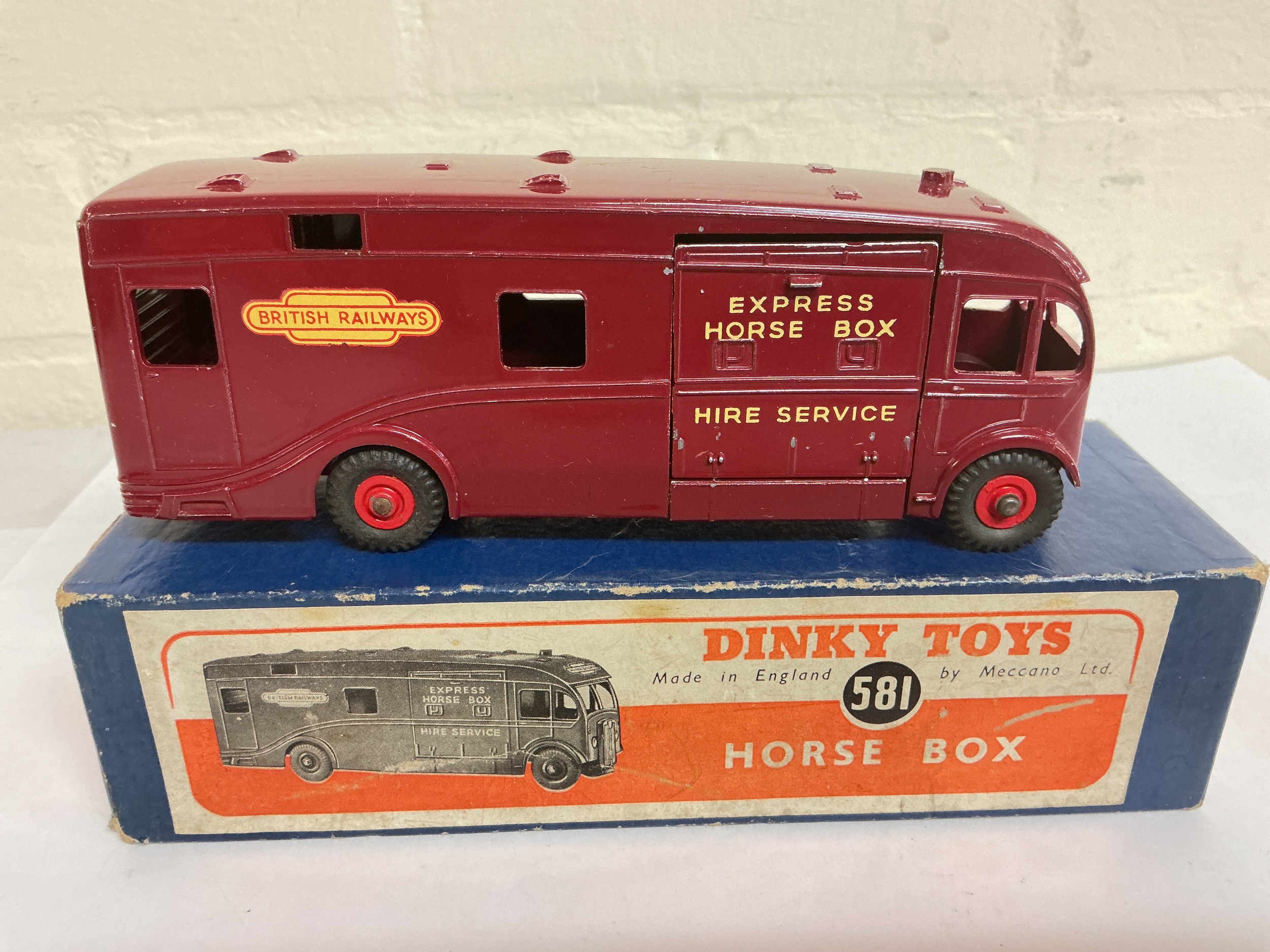 A Boxed Dinky Horse Box #581. No Reserve.