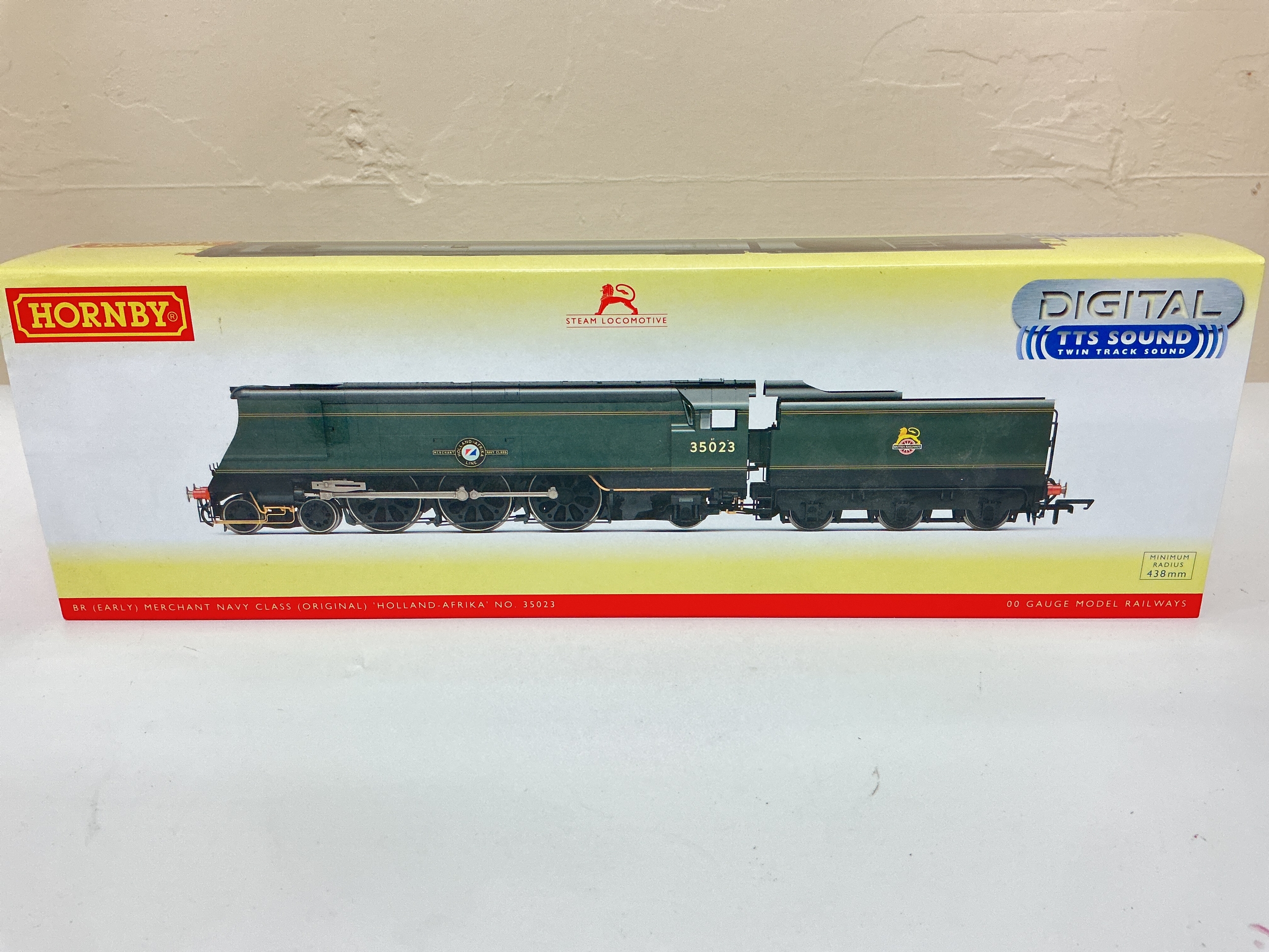 A Boxed Hornby 00 Gauge Early Merchant Navy Class Holland- Afrika DCC Fitted With Sound. #RR3382TTS
