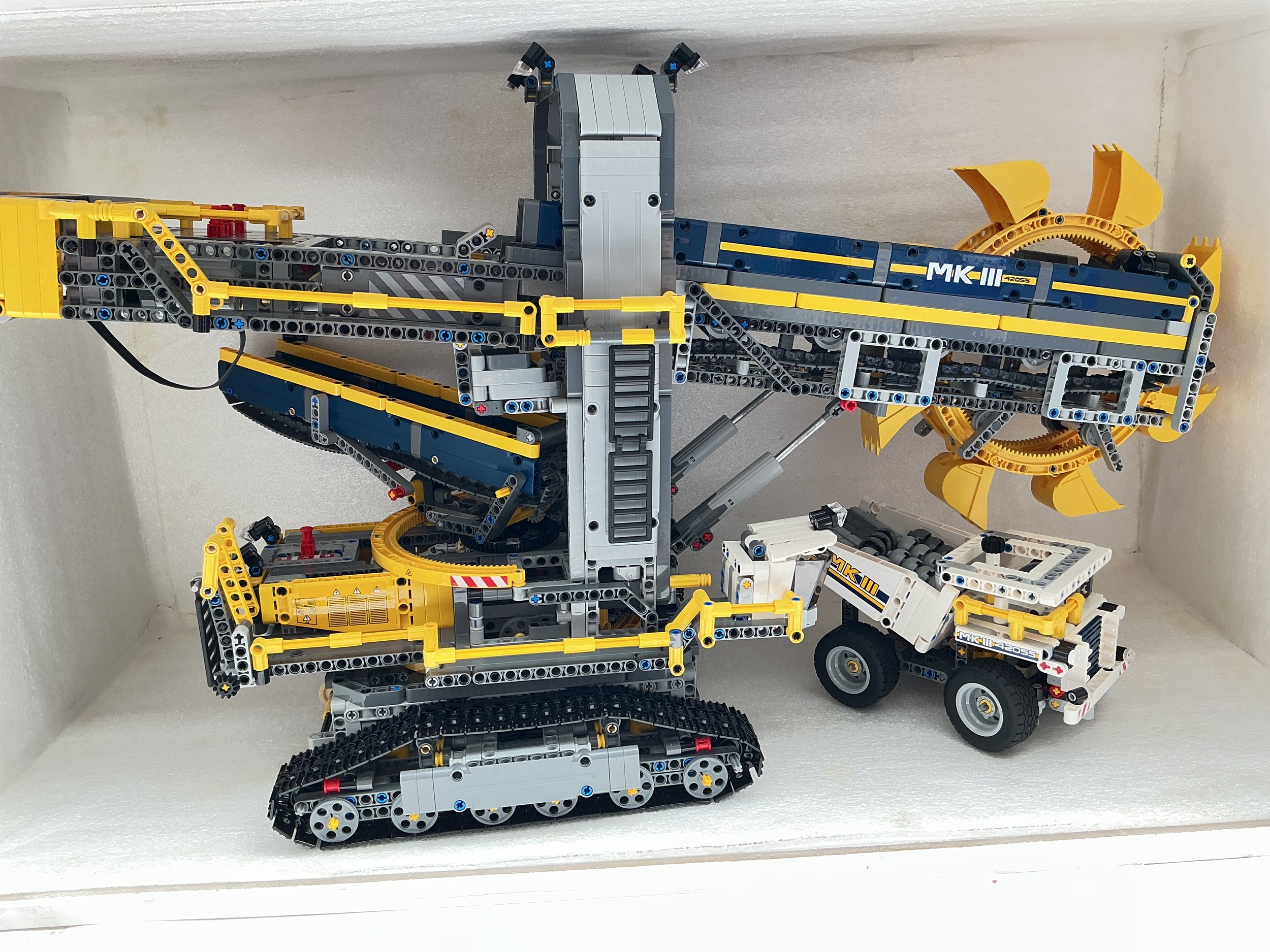 A Lego Technic Bucket Wheel Excavator In Display Case, With BoxAnd Manual #42055, No Reserve. (2)