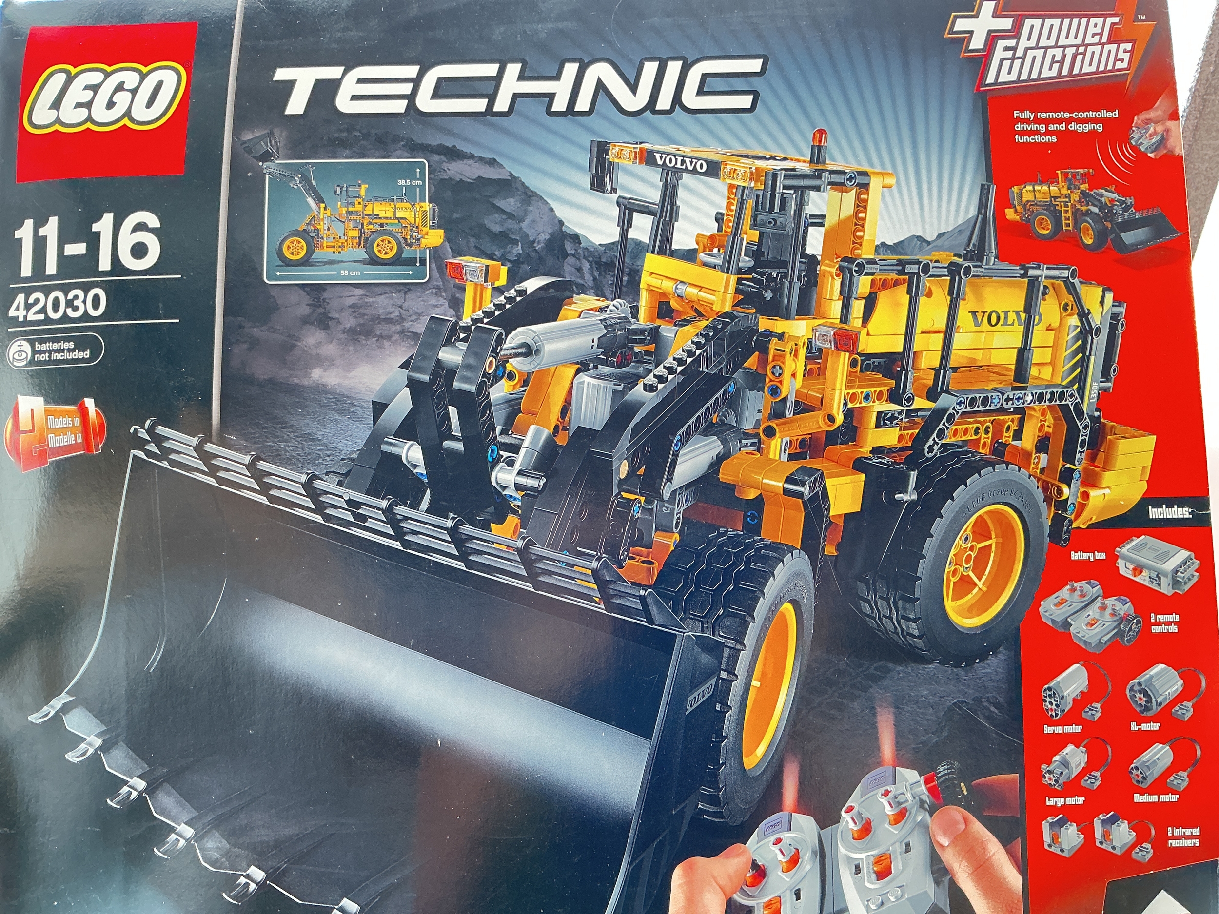 A Lego Technic Remote Controlled Volvo L350F Wheel Loader #42030 in Case With Box And Manual. No Reserve.