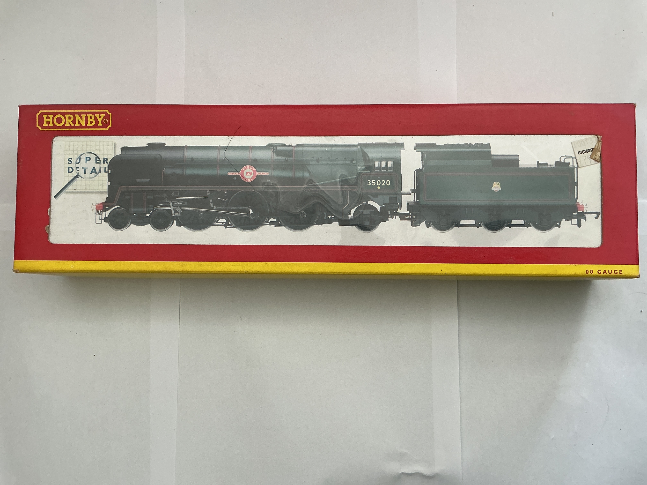 A Boxed Super Detail BR 4-6-2 35030 Bobby Line Merchant Navy Class 00 Gauge Locomotive. #R2204. No Reserve.