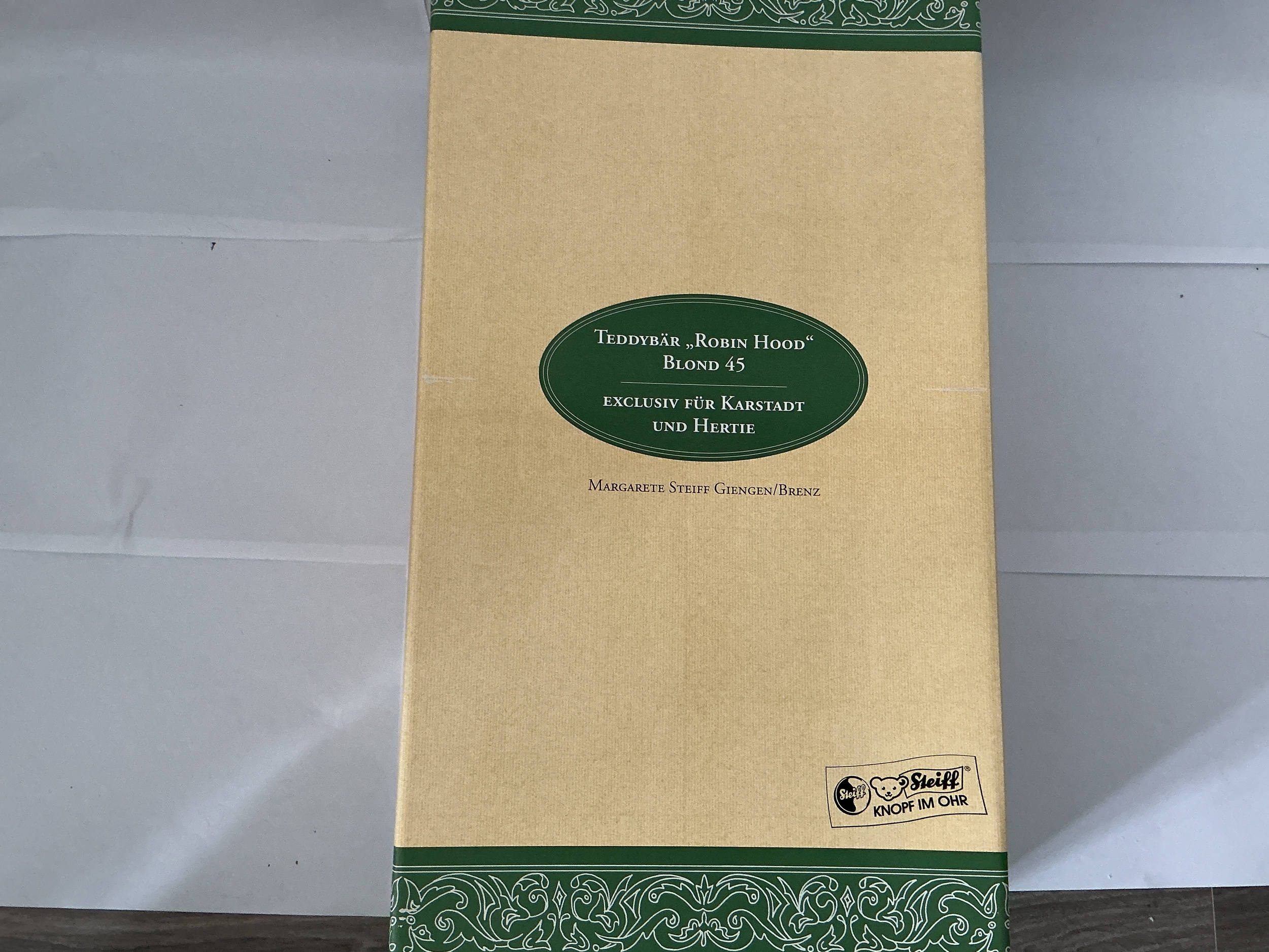 A Boxed 1996 Robin Hood Blond 45 Steiff Teddy Bear. No Reserve. 