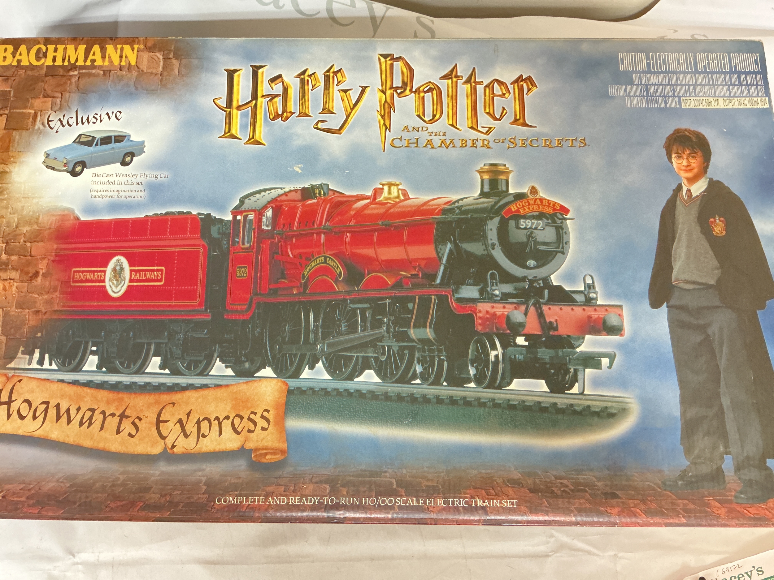 A Boxed Bachmann 00 Gauge Harry Potter And The Chamber Of Secrets Hogwarts Express Set.#00646. No Reserve.
